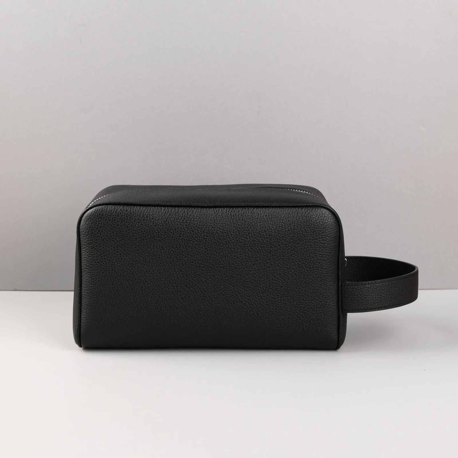 Ảnh Studio Túi dopp kit da Togo màu đen dáng hộp quai xách - Koi Leather
