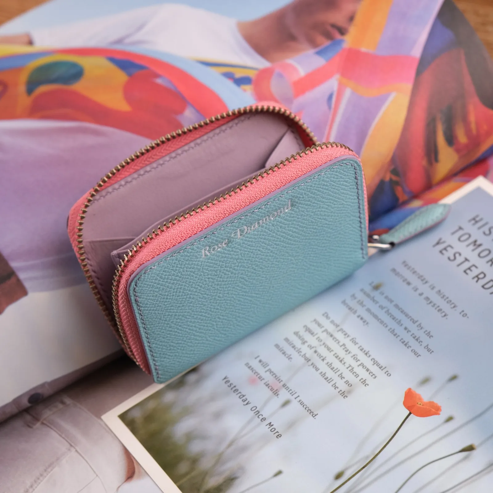 Ảnh Studio Ví zip mini da Epsom xanh Tiffany phối khóa hồng - Koi Leather