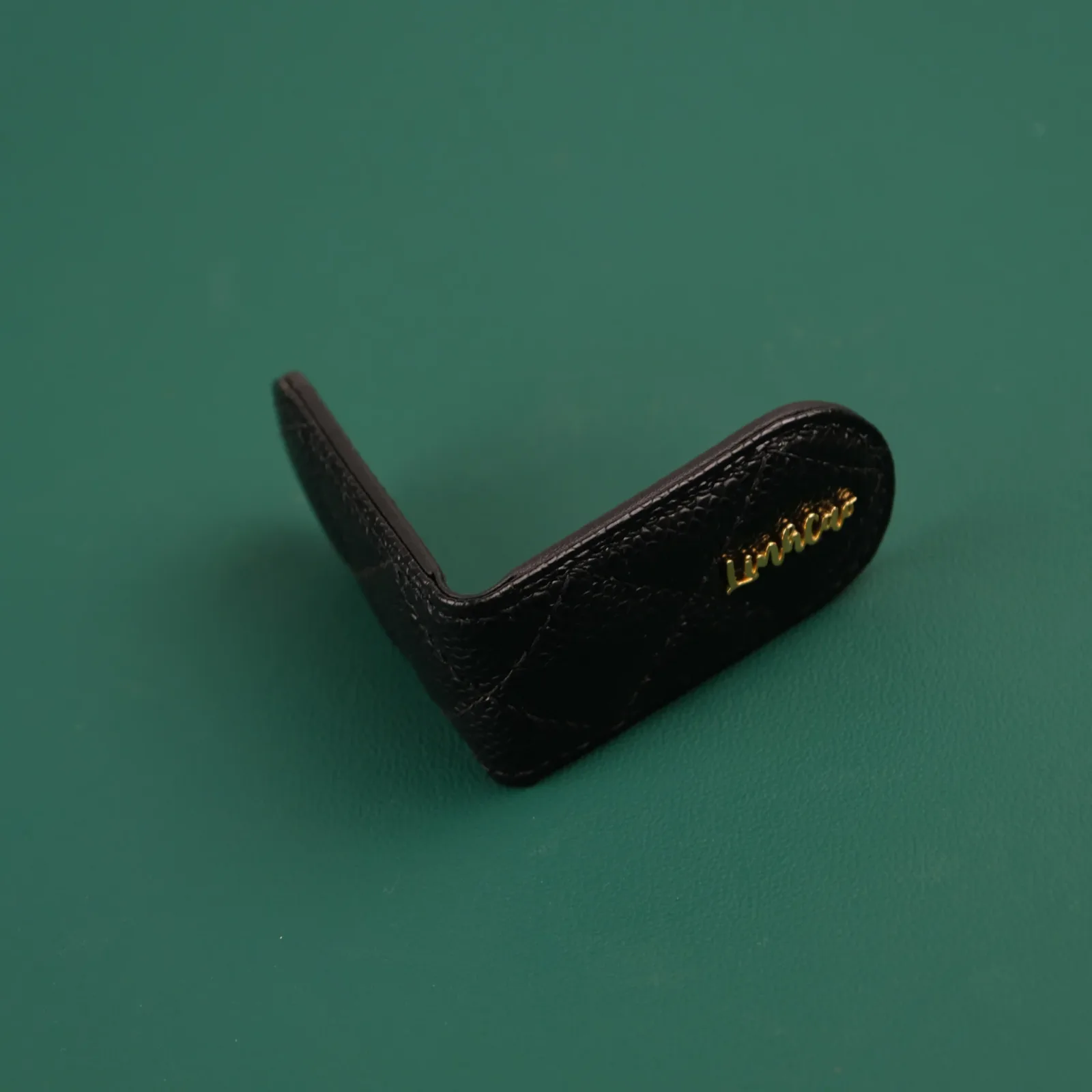 Ảnh Studio Money Clip - KOI Leather