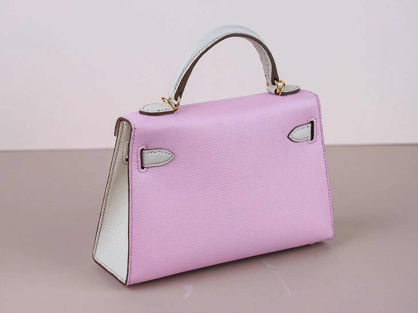 Ảnh Studio Túi xách da Epsom dáng hộp quai xách màu hồng phối kem - Koi Leather