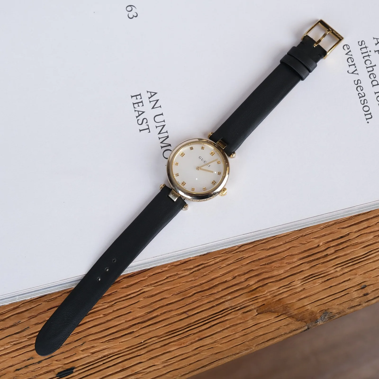 Ảnh Studio Dây đồng hồ da Swift đen cho Gucci - Koi Leather