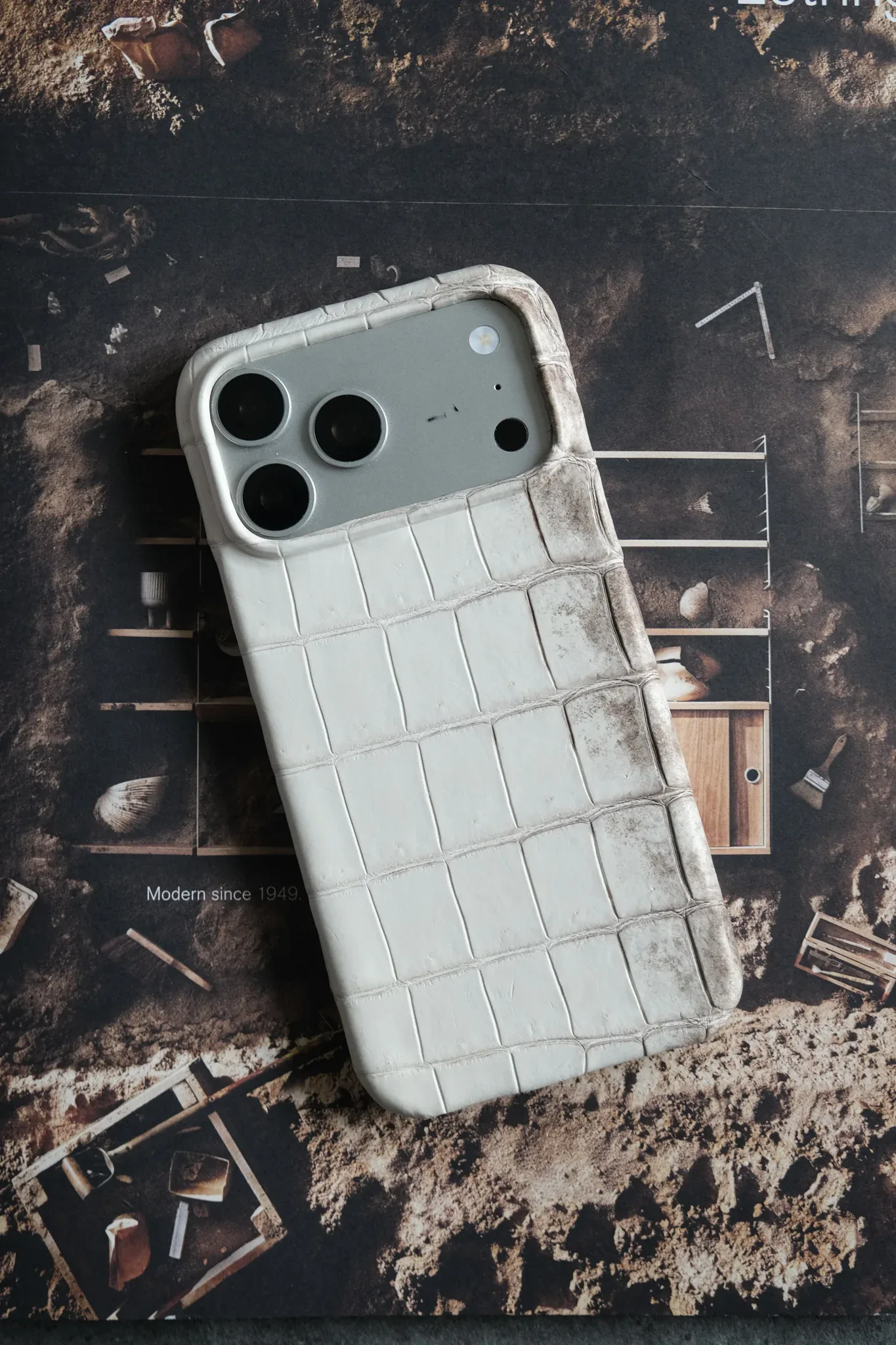 Ảnh Studio Ốp lưng iphone cá sấu Himalaya - Koi Leather