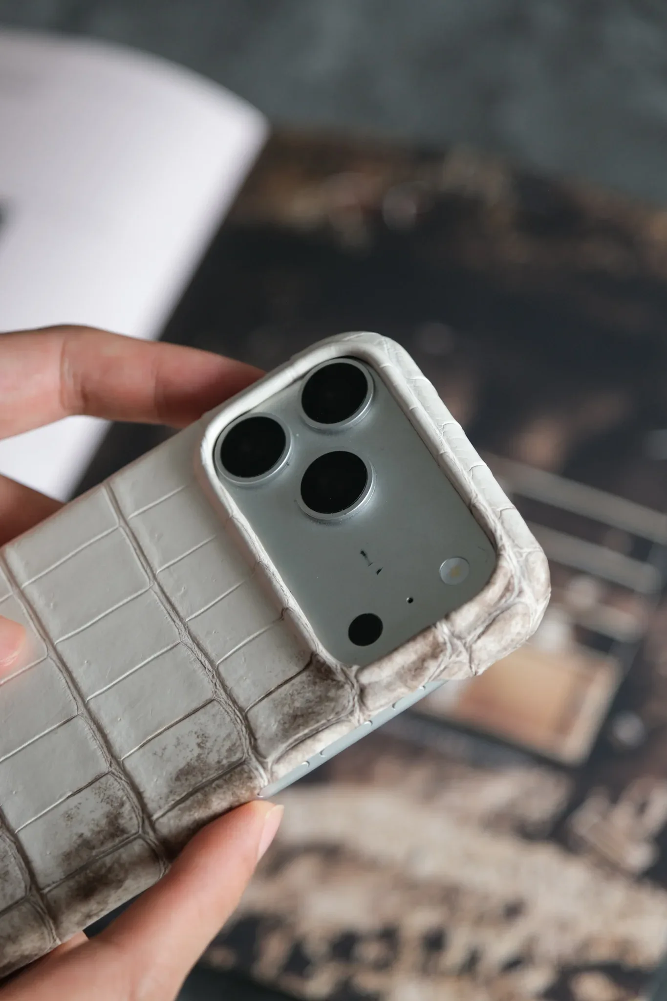 Ảnh Studio Ốp lưng iphone cá sấu Himalaya - Koi Leather