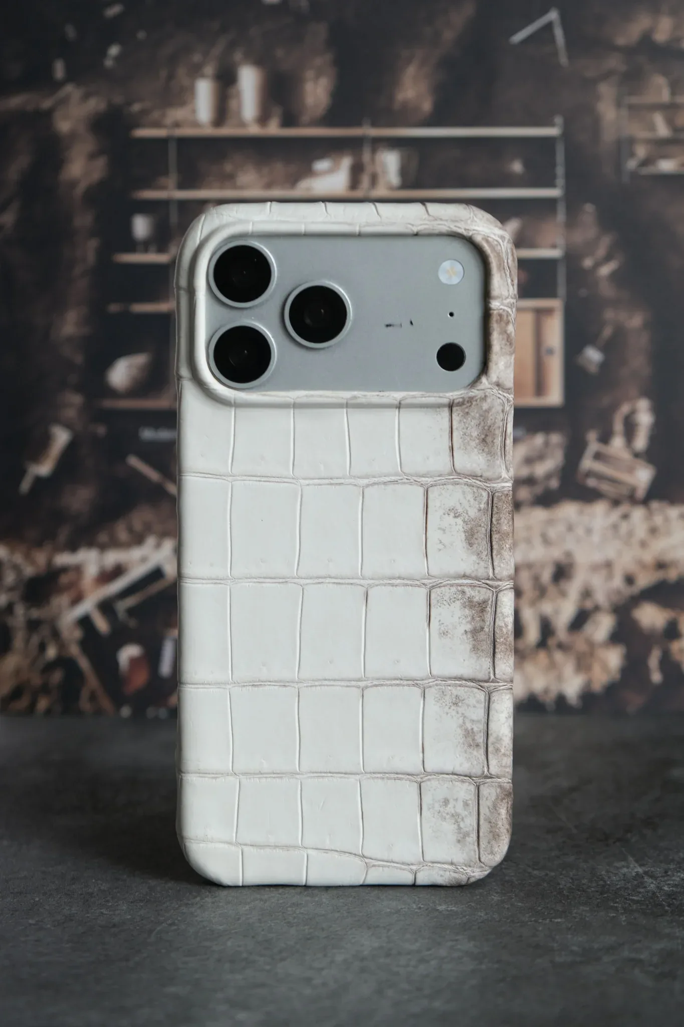 Ảnh Studio Ốp lưng iphone cá sấu Himalaya - Koi Leather