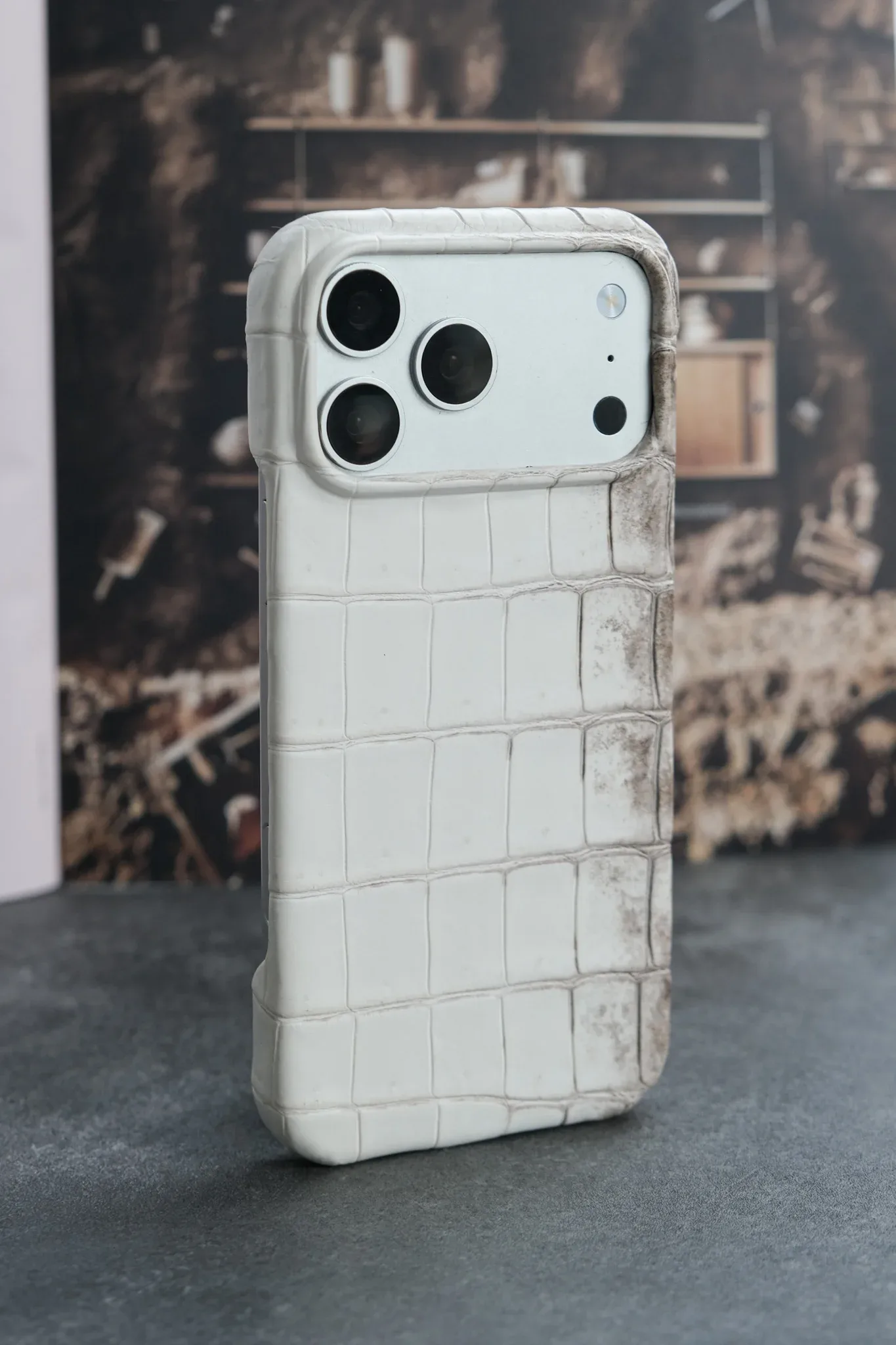 Ảnh Studio Ốp lưng iphone cá sấu Himalaya - Koi Leather