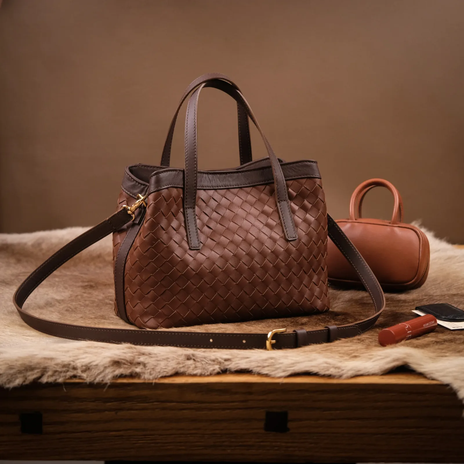 Ảnh Studio Túi Loom - KOI Leather