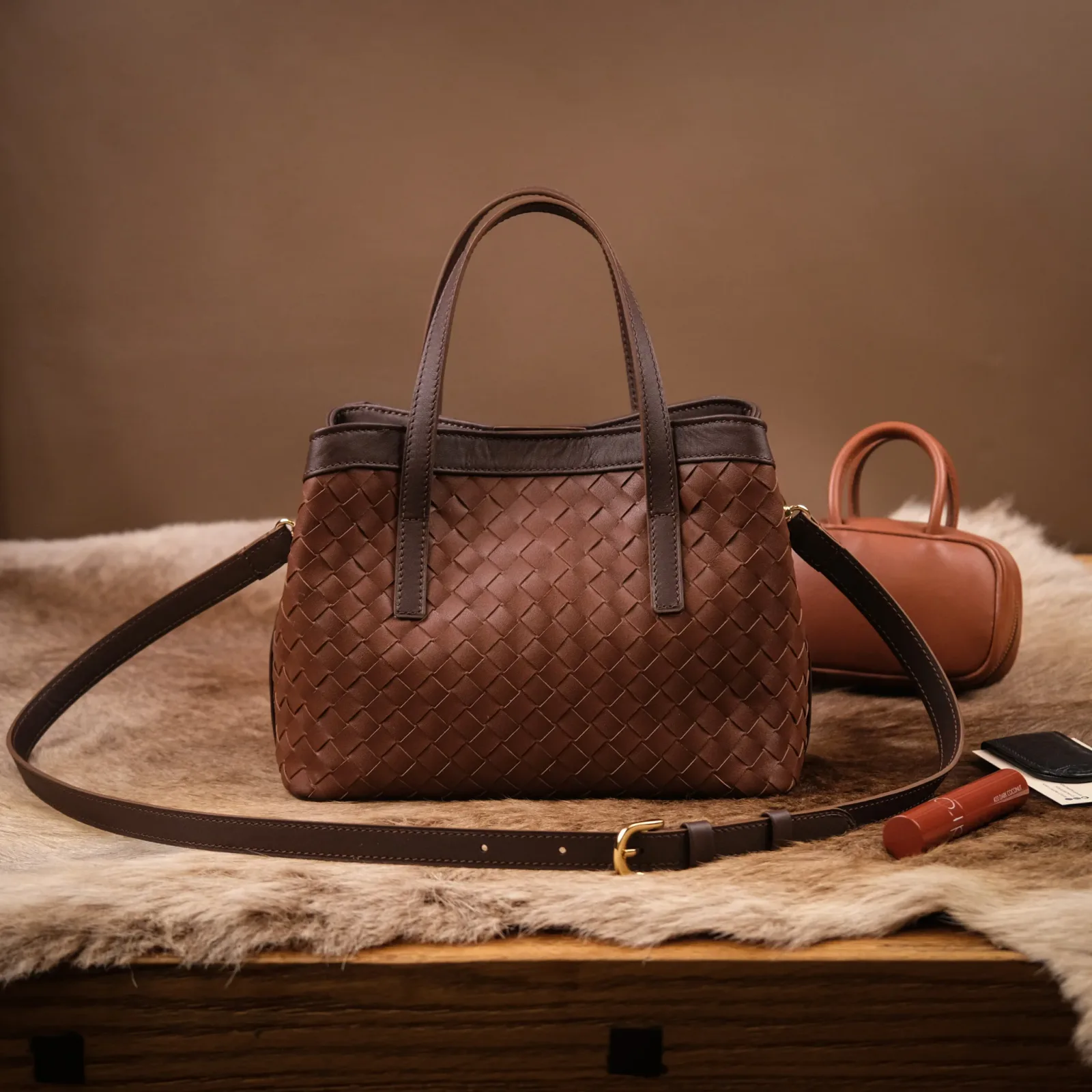 Ảnh Studio Túi Loom - KOI Leather