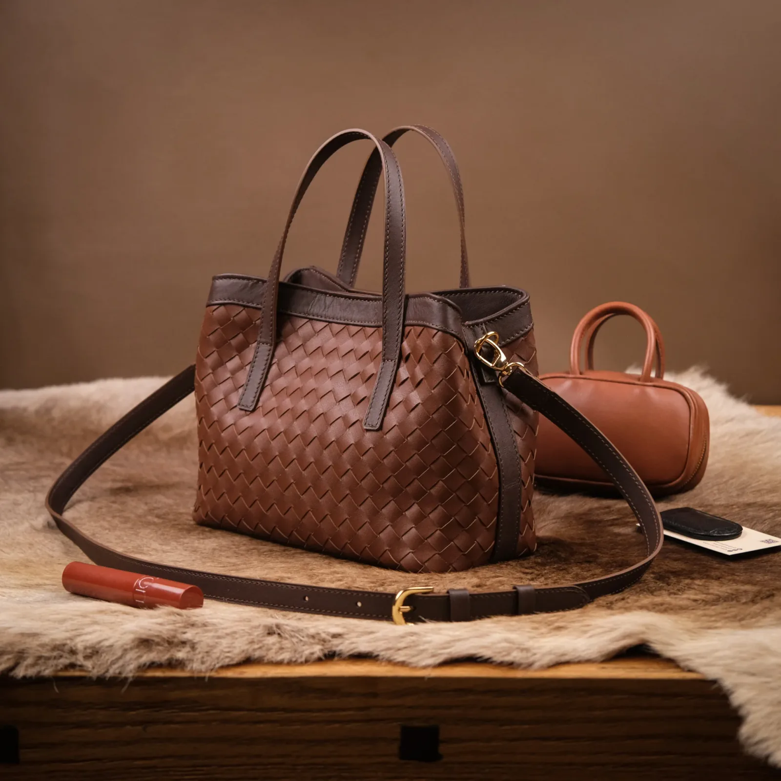 Ảnh Studio Túi Loom - KOI Leather