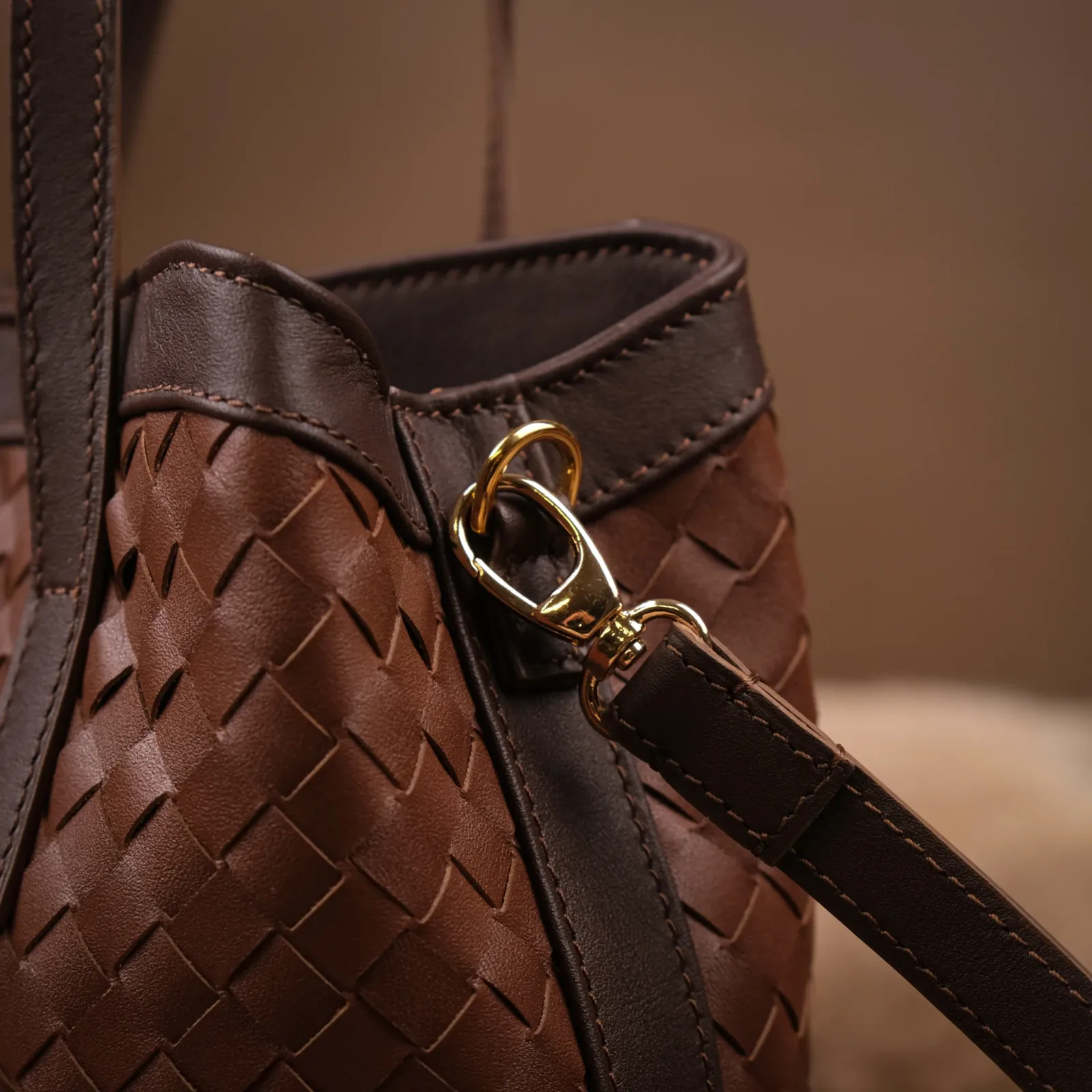 Ảnh Studio Túi Loom - KOI Leather