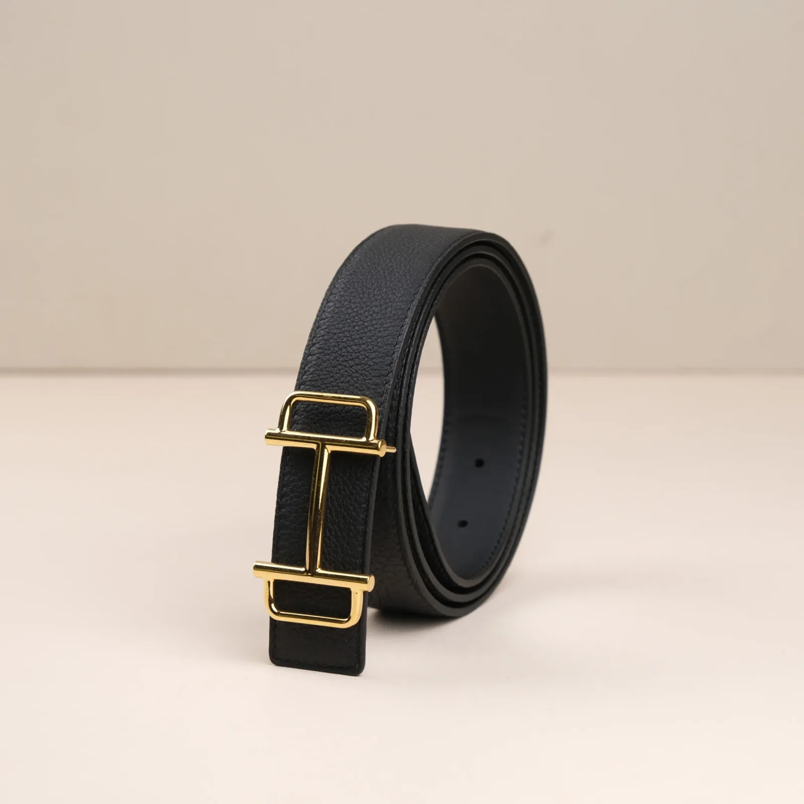Ảnh Studio Dây nịt - KOI Leather