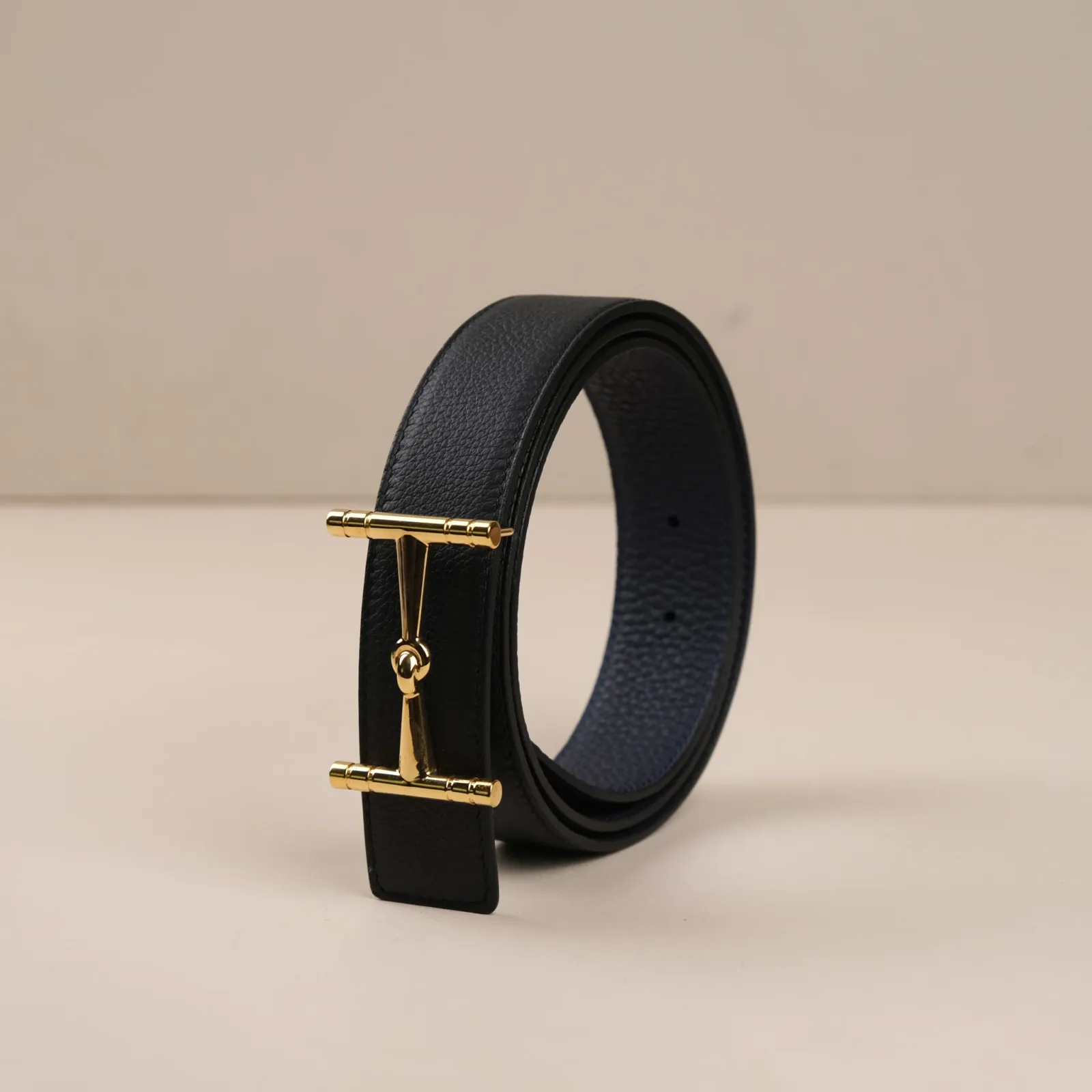 Ảnh Studio Dây nịt - KOI Leather