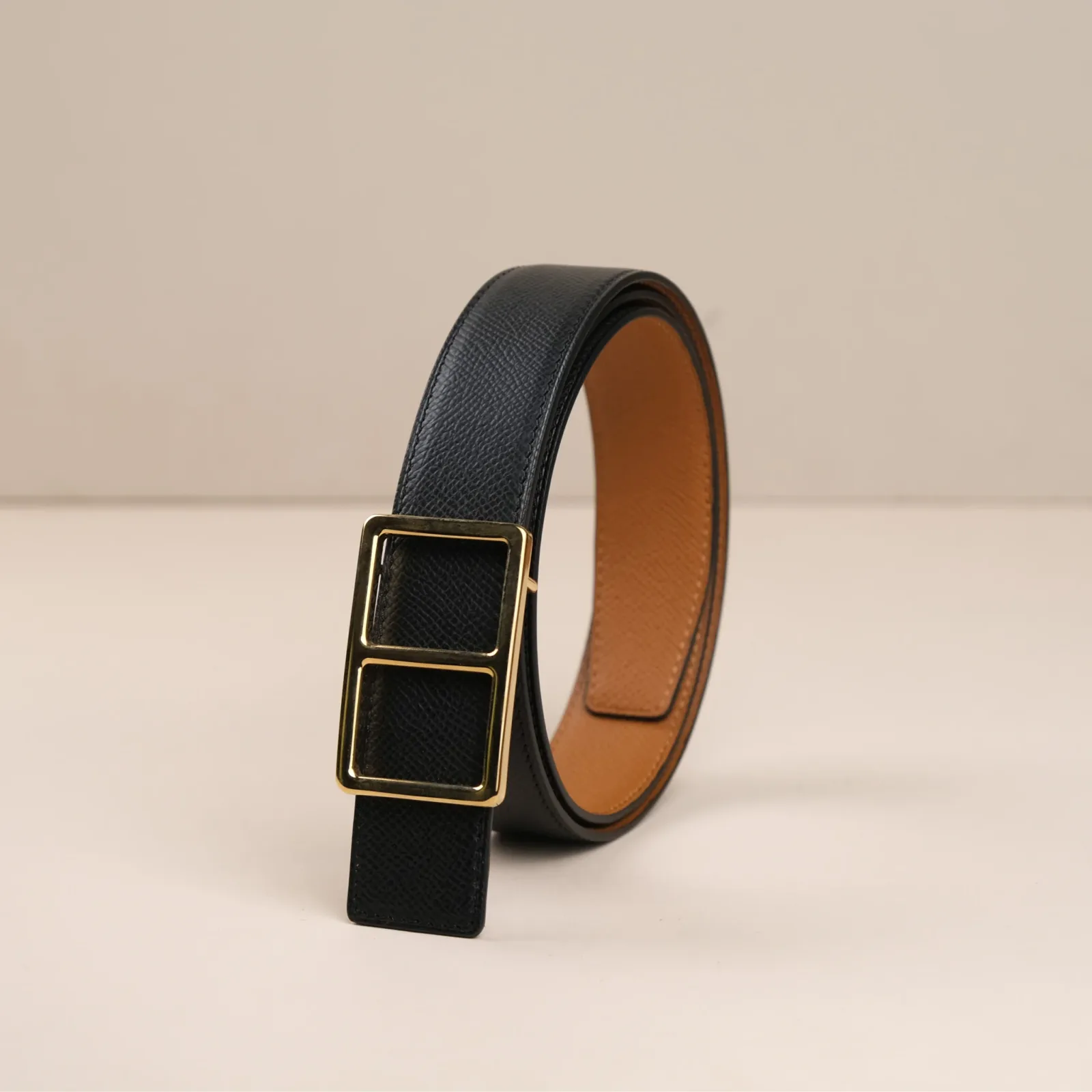 Ảnh Studio Dây nịt - KOI Leather