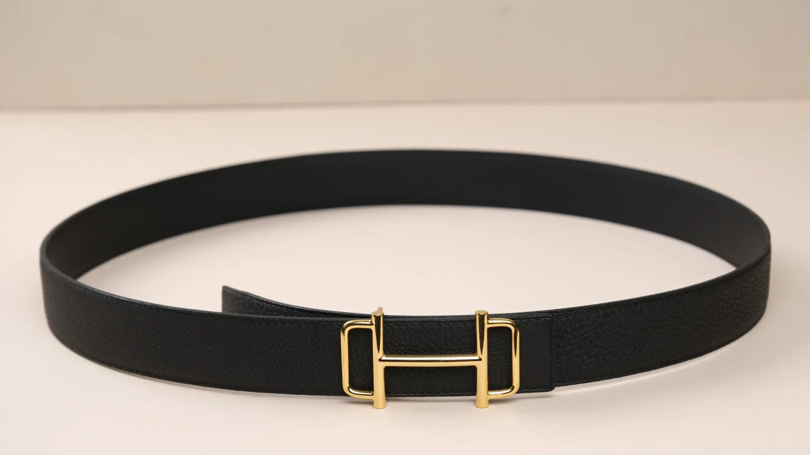 Ảnh Studio Dây nịt - KOI Leather