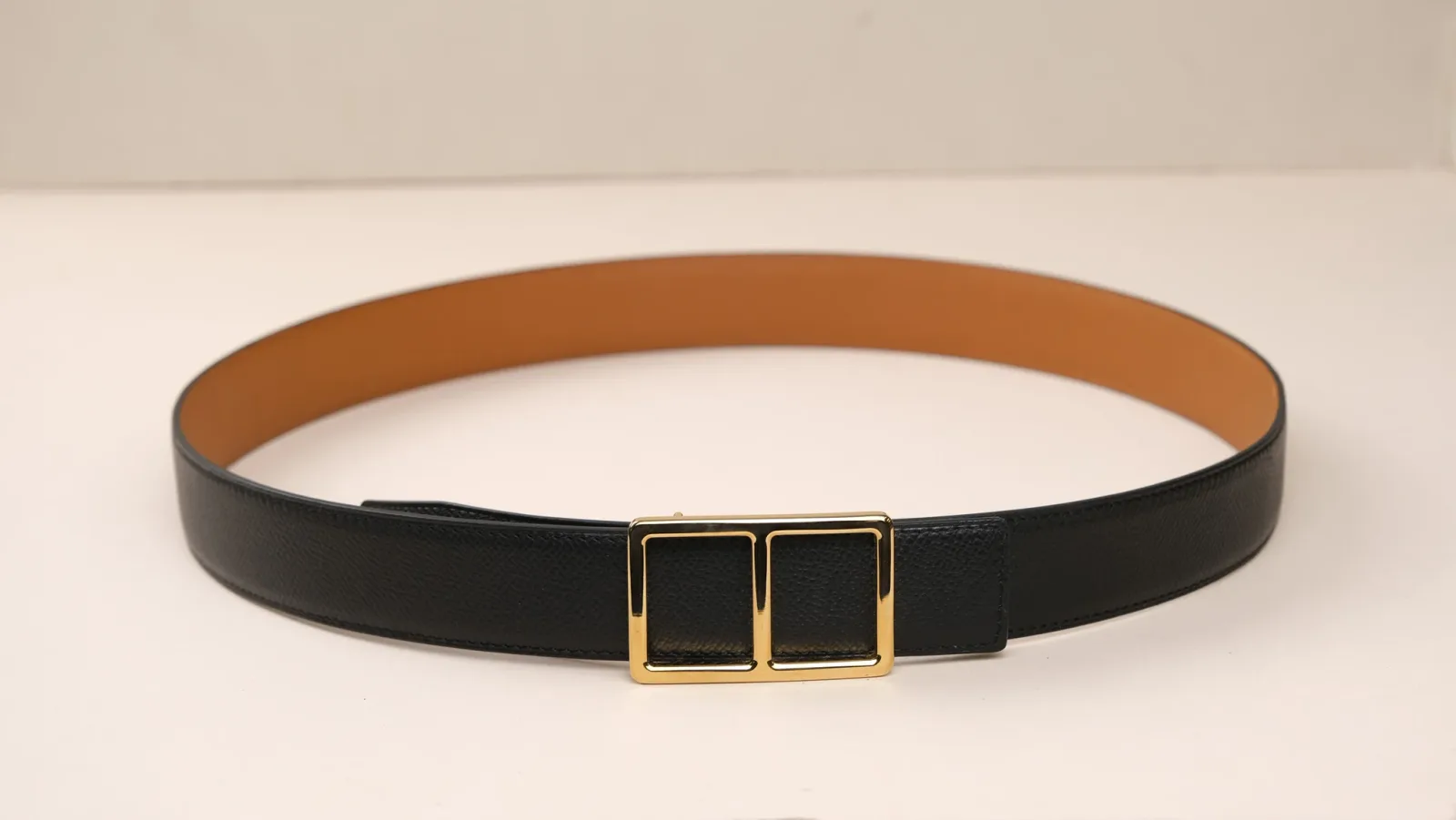 Ảnh Studio Dây nịt - KOI Leather