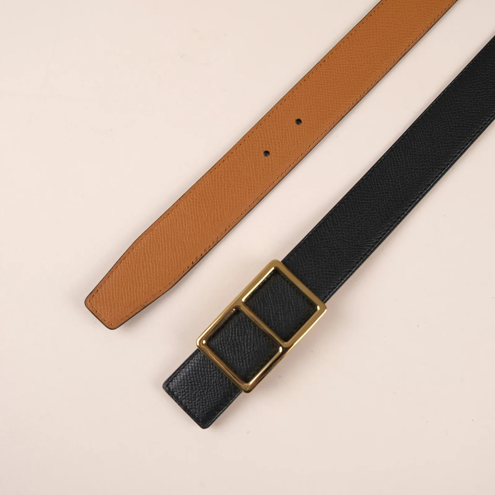 Ảnh Studio Dây nịt - KOI Leather