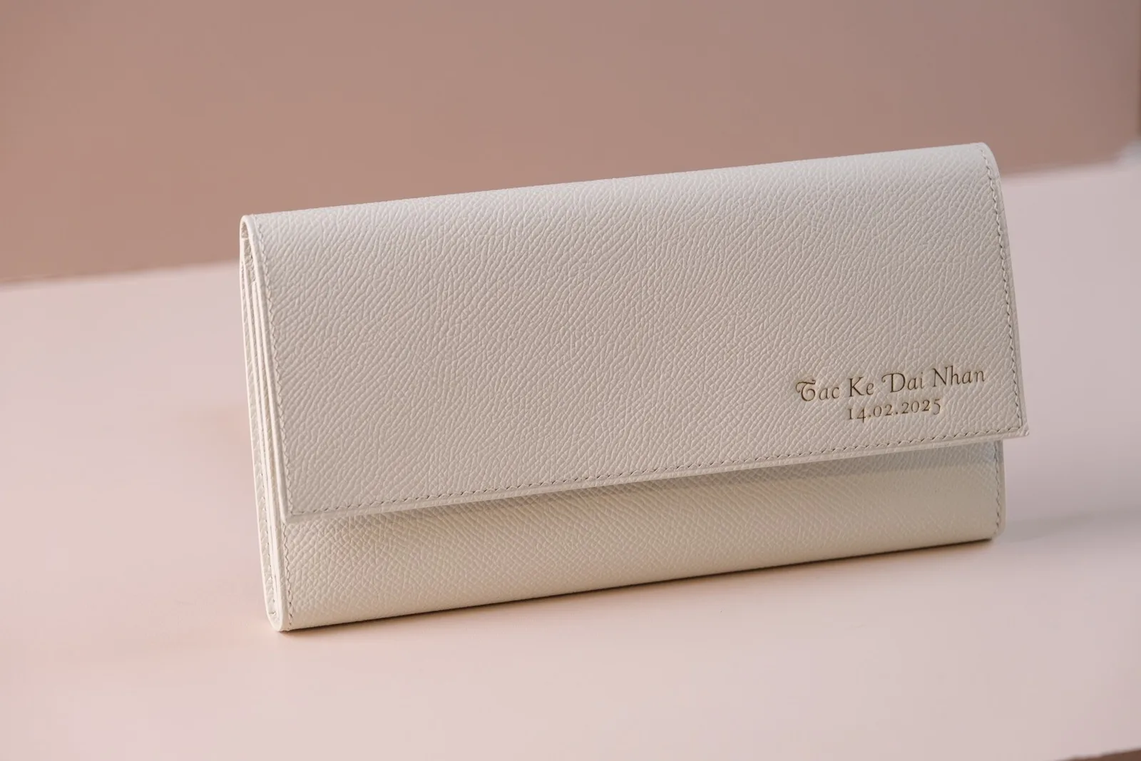 Ảnh Studio Ví dài nắp gập da Epsom màu trắng - Koi Leather