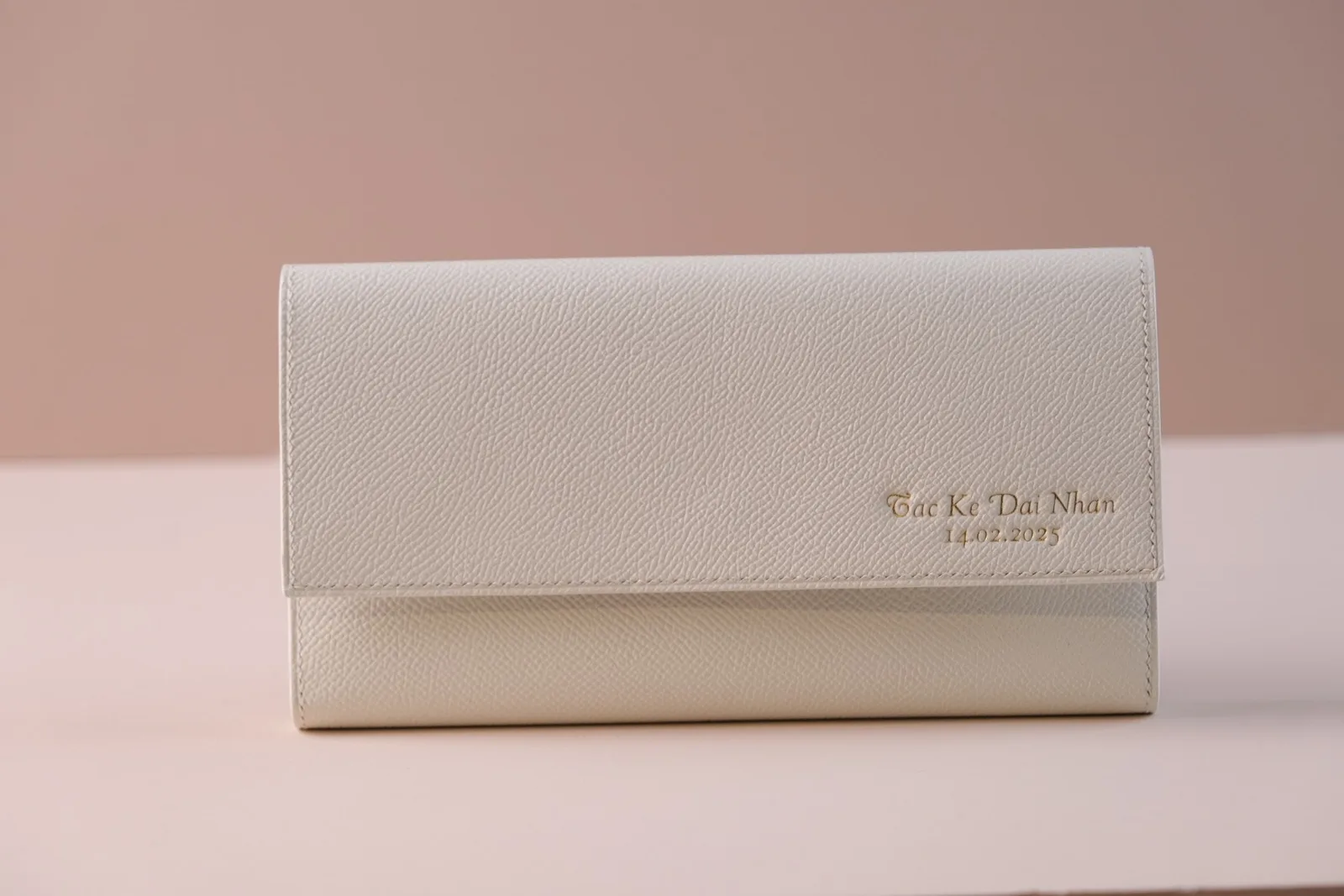 Ảnh Studio Ví dài nắp gập da Epsom màu trắng - Koi Leather