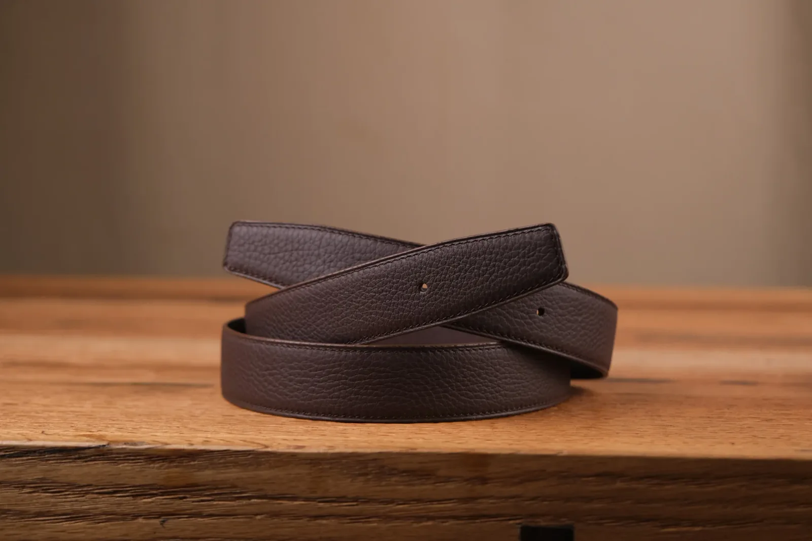 Ảnh Studio Dây nịt - KOI Leather