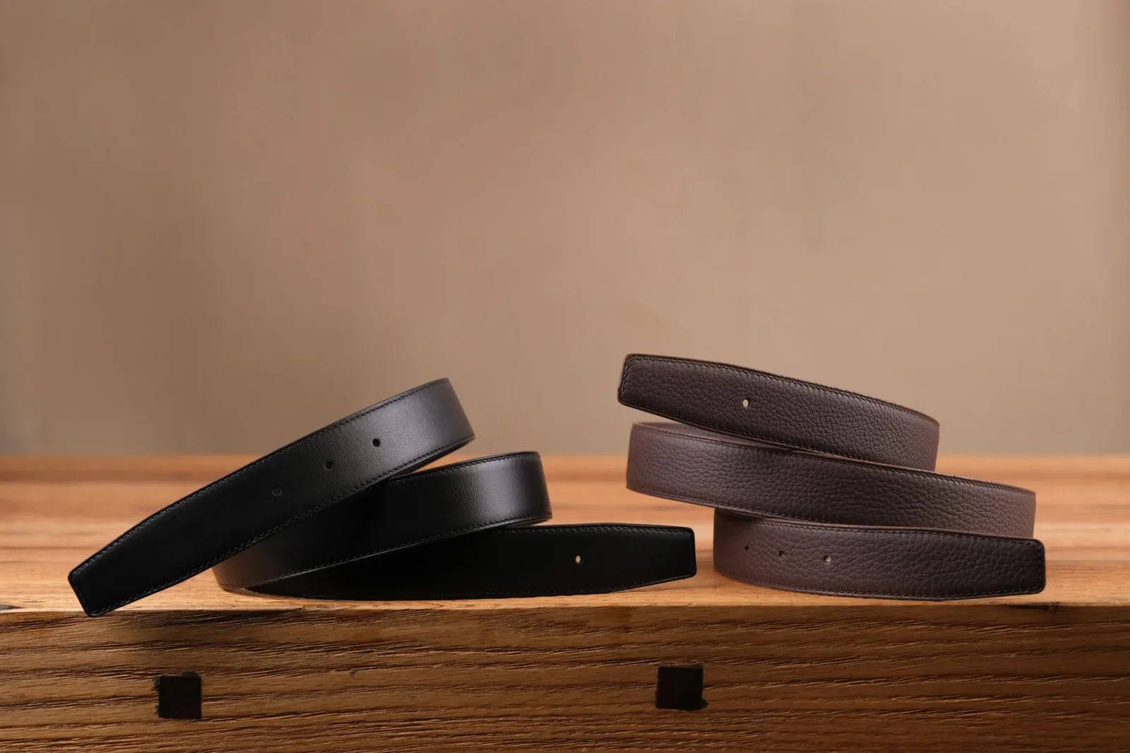 Ảnh Studio Dây nịt - KOI Leather