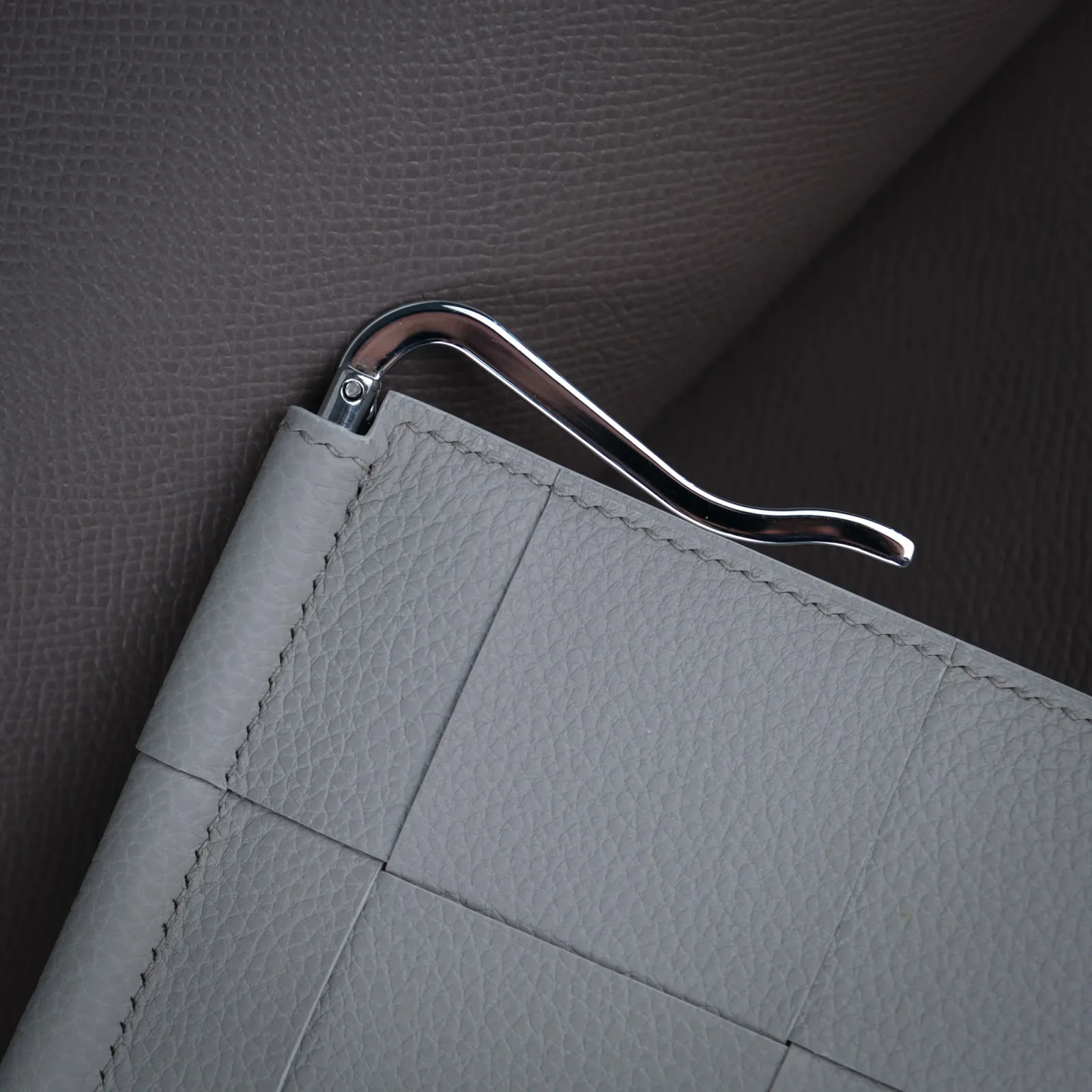 Ảnh Studio Ví thẻ kẹp tiền - Koi Leather