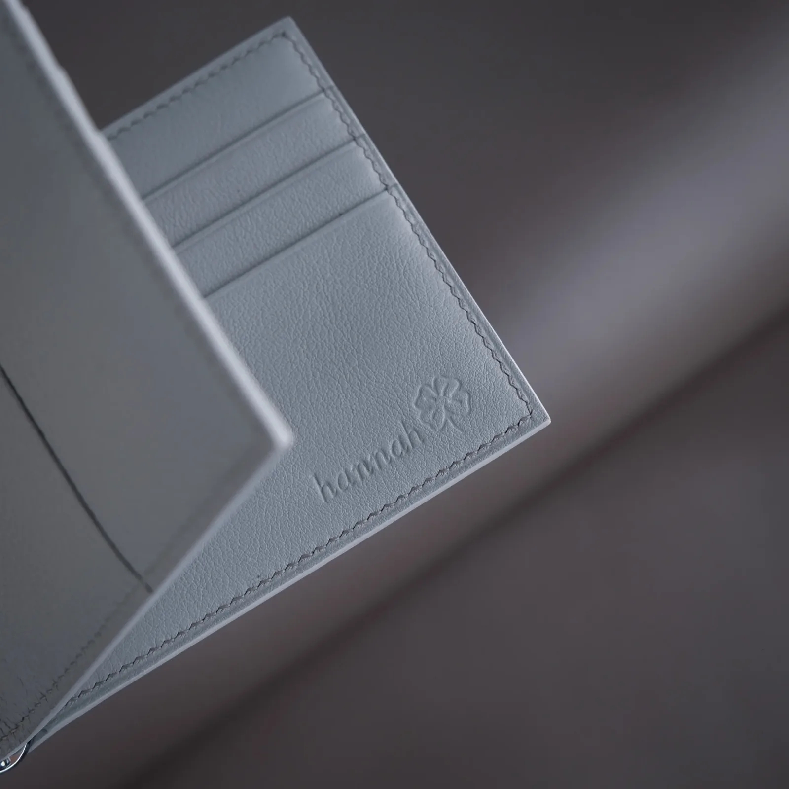 Ảnh Studio Ví thẻ kẹp tiền - Koi Leather