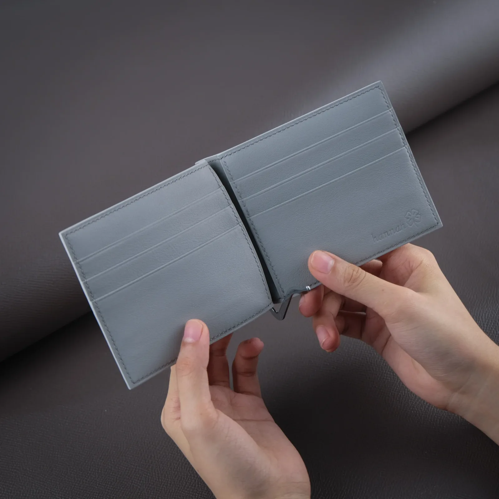 Ảnh Studio Ví thẻ kẹp tiền - Koi Leather