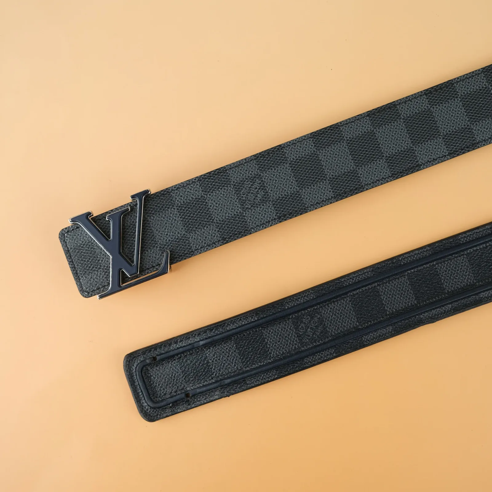 Ảnh Studio Thắt Lưng Nam Vân Ô Vuông – Khoá Chữ - Koi Leather