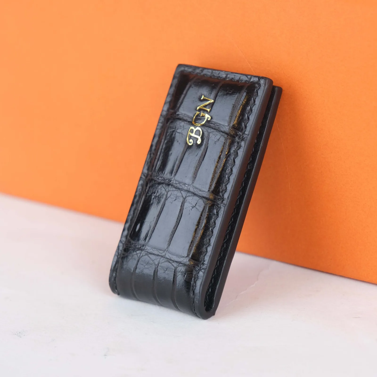 Ảnh Studio Kẹp tiền nam châm da cá sấu màu đen - Koi Leather