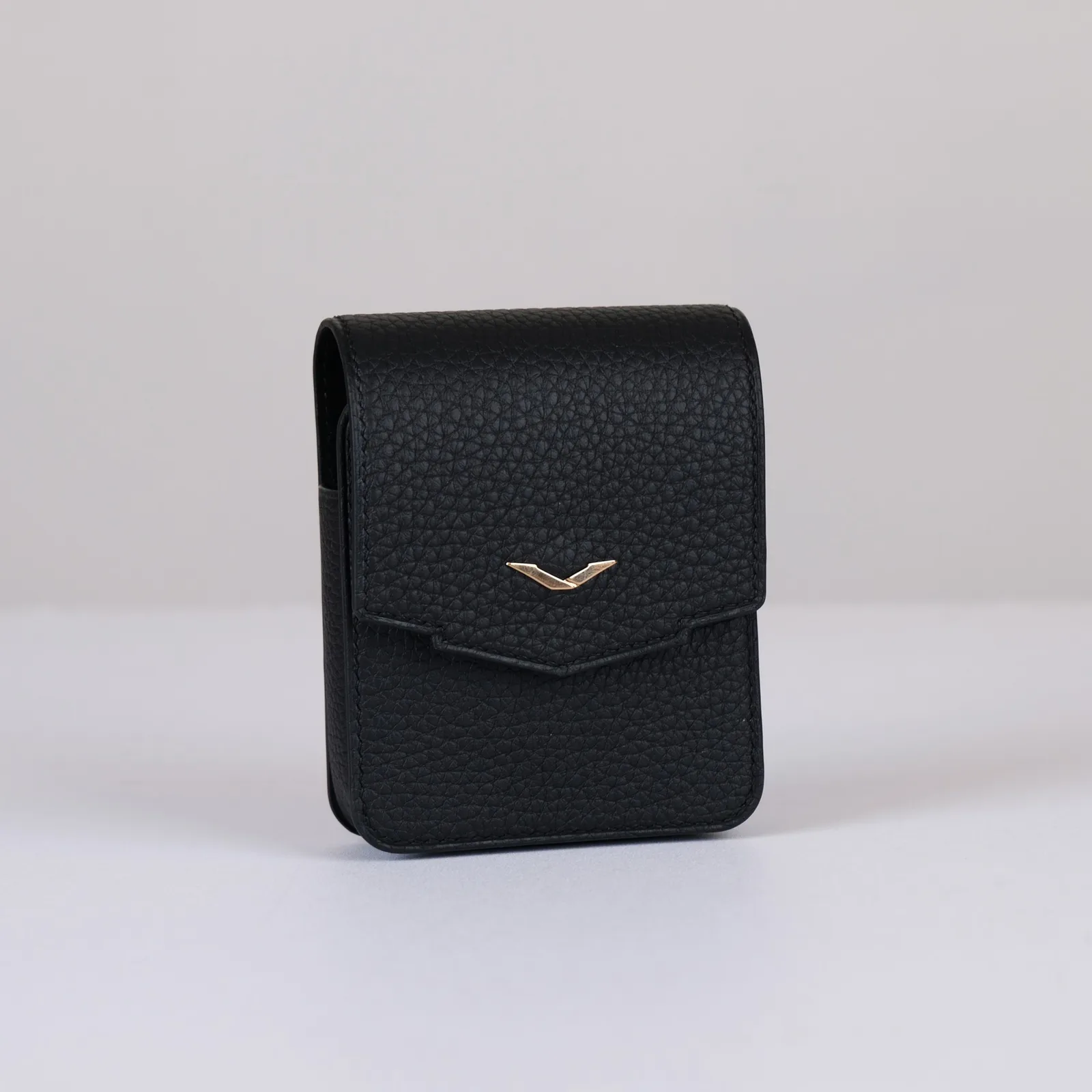 Ảnh Studio Bao da điện thoại gập đeo thắt lưng da bò hạt đen - Koi Leather