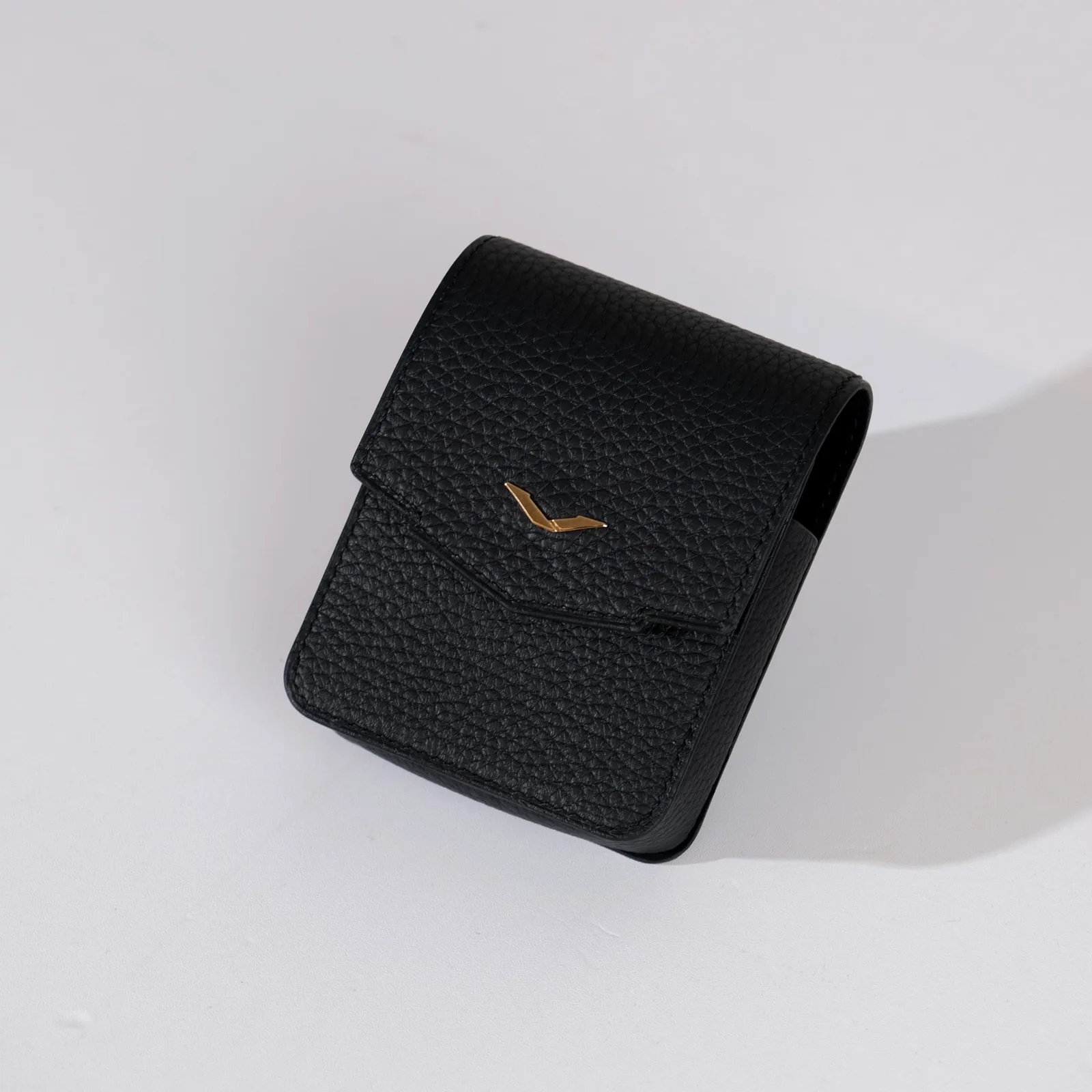 Ảnh Studio Bao da điện thoại gập đeo thắt lưng da bò hạt đen - Koi Leather