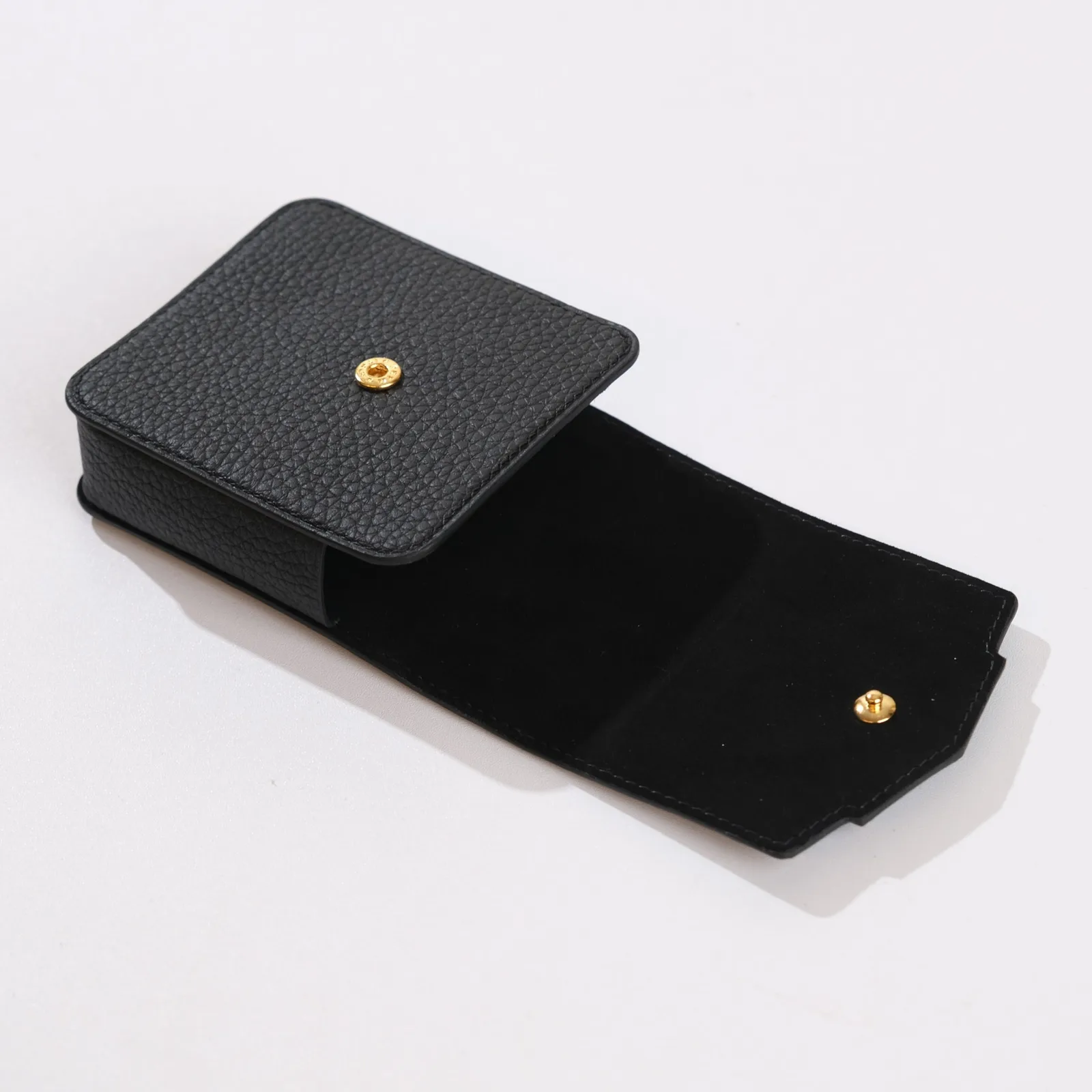 Ảnh Studio Bao da điện thoại gập đeo thắt lưng da bò hạt đen - Koi Leather