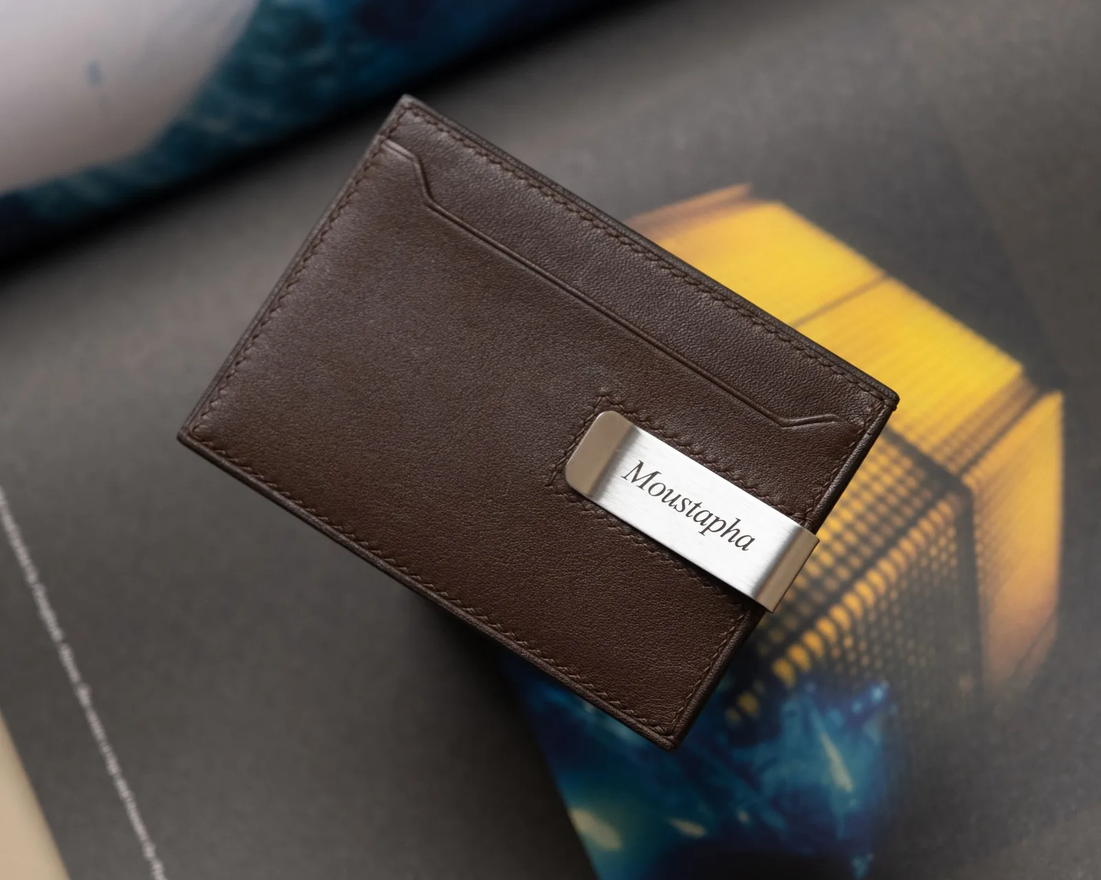Ảnh Studio Ví kẹp tiền da màu nâu sẫm kẹp kim loại - Koi Leather