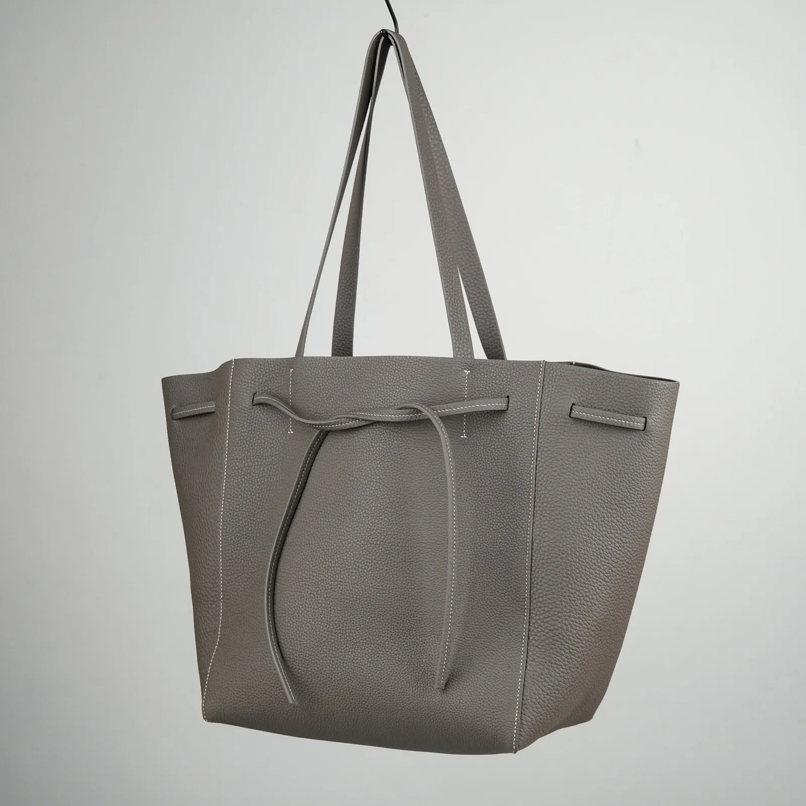 Ảnh Studio Túi tote da Togo màu xám ghi dây thắt - Koi Leather