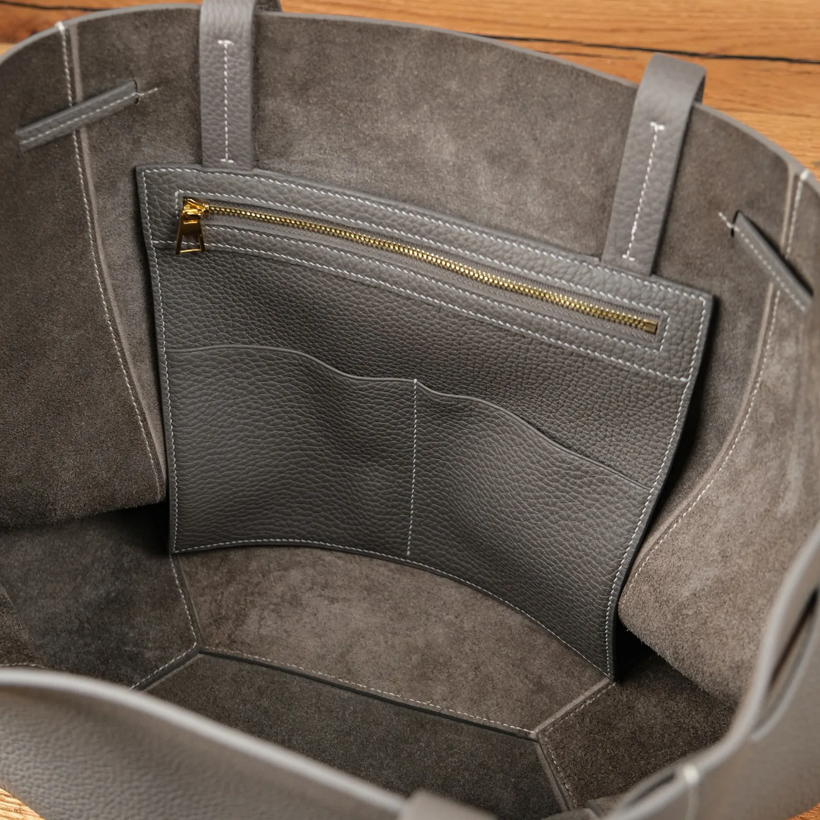 Ảnh Studio Túi tote da Togo màu xám ghi dây thắt - Koi Leather
