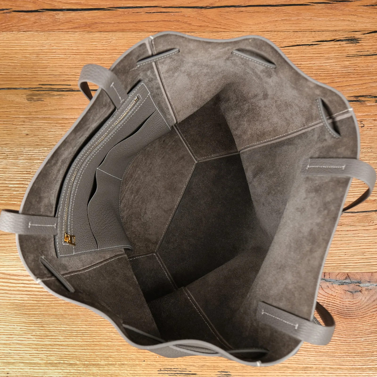Ảnh Studio Túi tote da Togo màu xám ghi dây thắt - Koi Leather