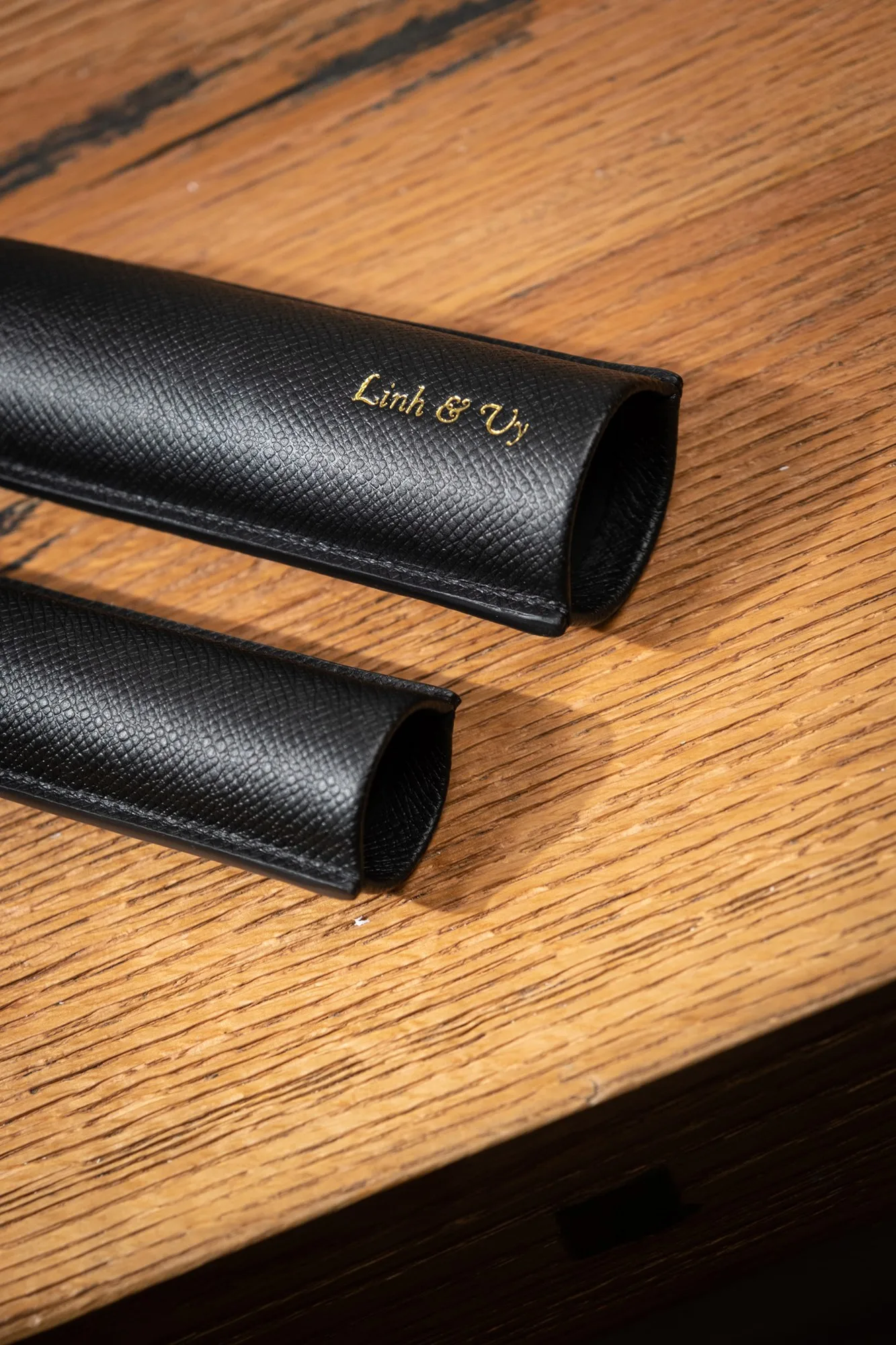 Ảnh Studio Bao da xì gà da Epsom màu đen 1 điếu - Koi Leather