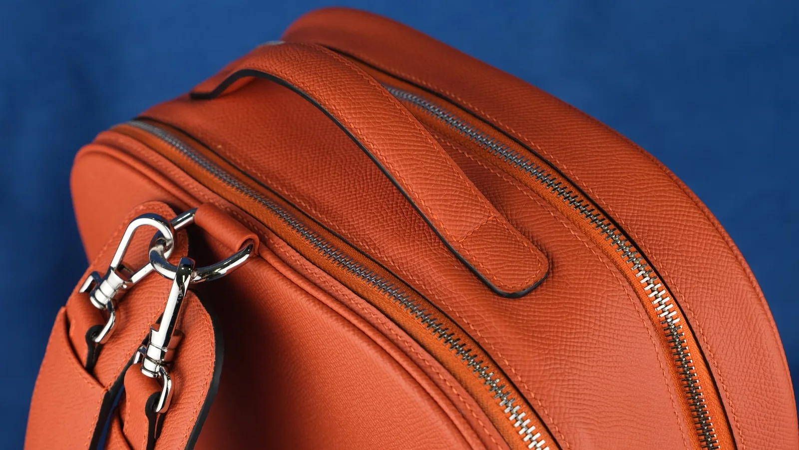 Ảnh Studio Balo da Epsom màu cam hai ngăn khóa kéo - Koi Leather
