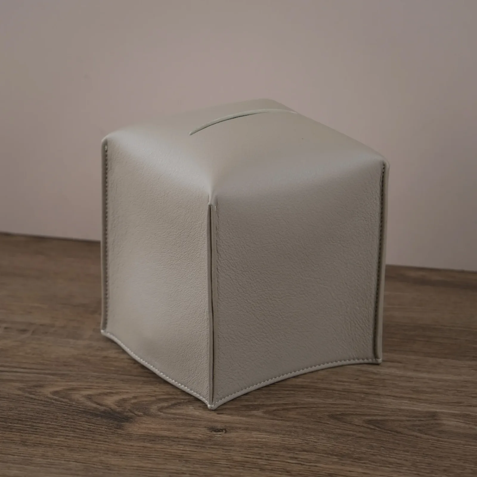 Ảnh Studio Da khao sat_Cover hộp ngăn giấy - Koi Leather