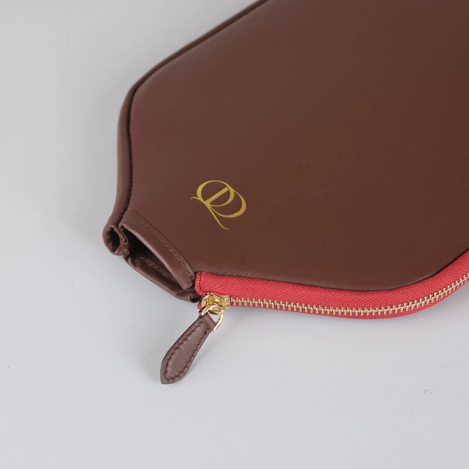 Ảnh Studio Bao vợt pickleball da Nappa màu nâu chocolate - Koi Leather