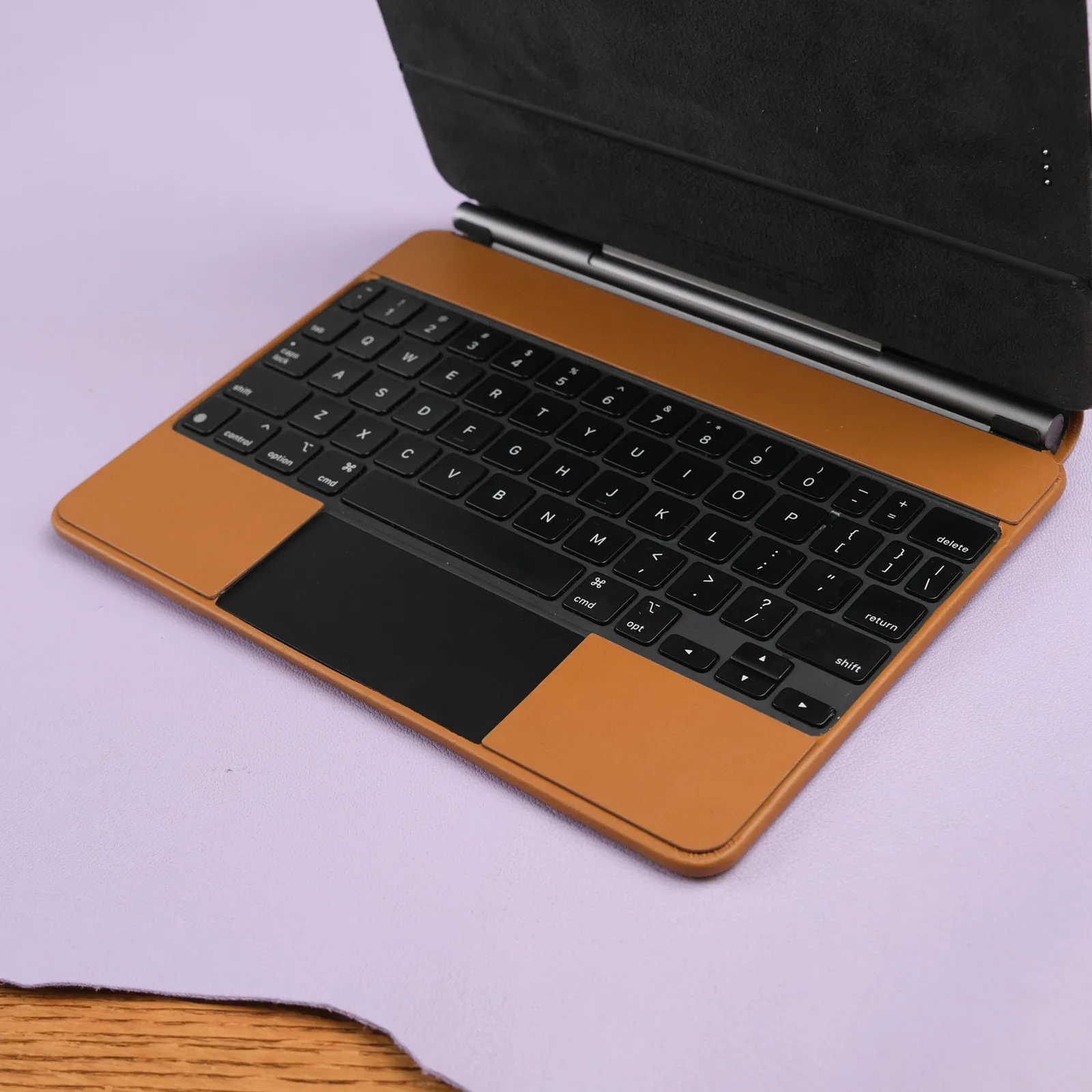 Ảnh Studio Bao da bọc bàn phím iPad Magic Keyboard da bò màu nâu - Koi Leather