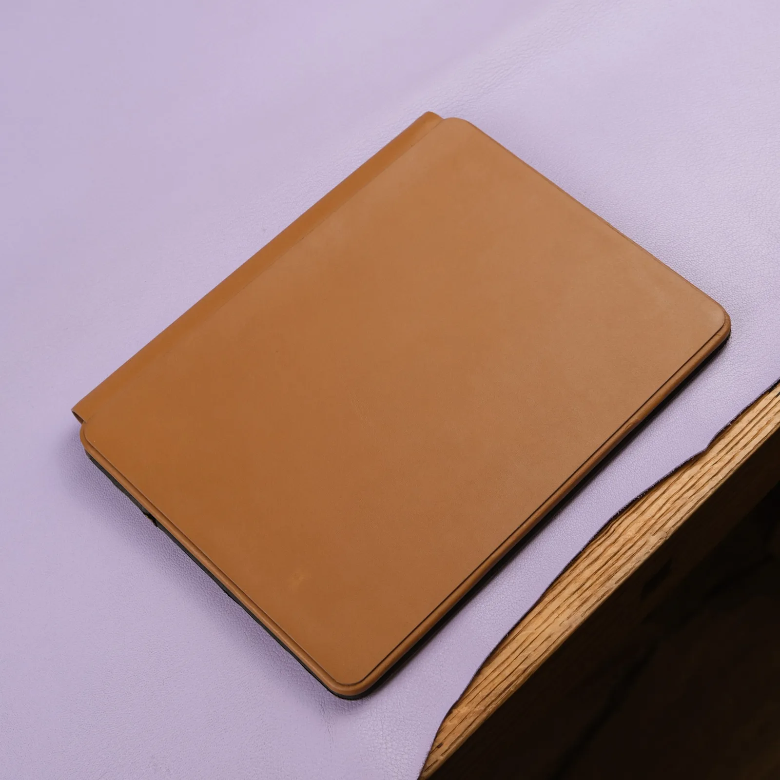 Ảnh Studio Bao da bọc bàn phím iPad Magic Keyboard da bò màu nâu - Koi Leather