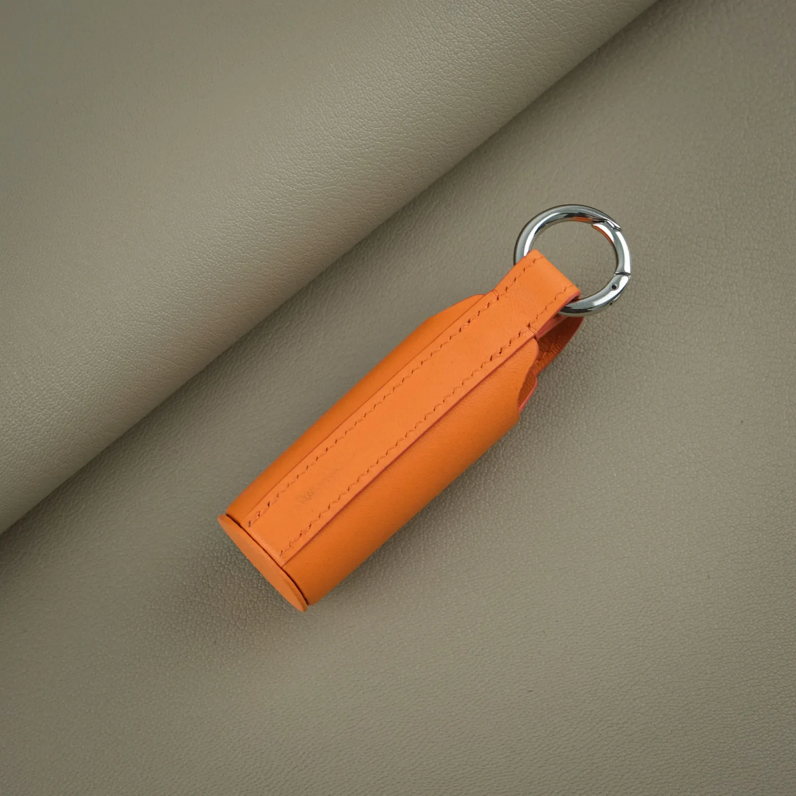 Ảnh Studio charm son - KOI Leather