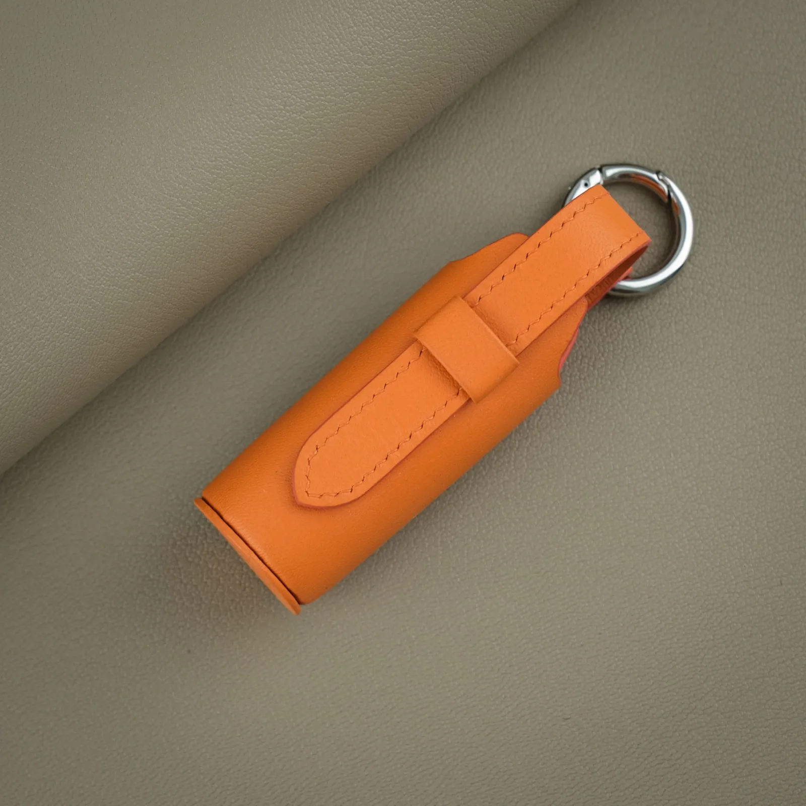 Ảnh Studio charm son - KOI Leather