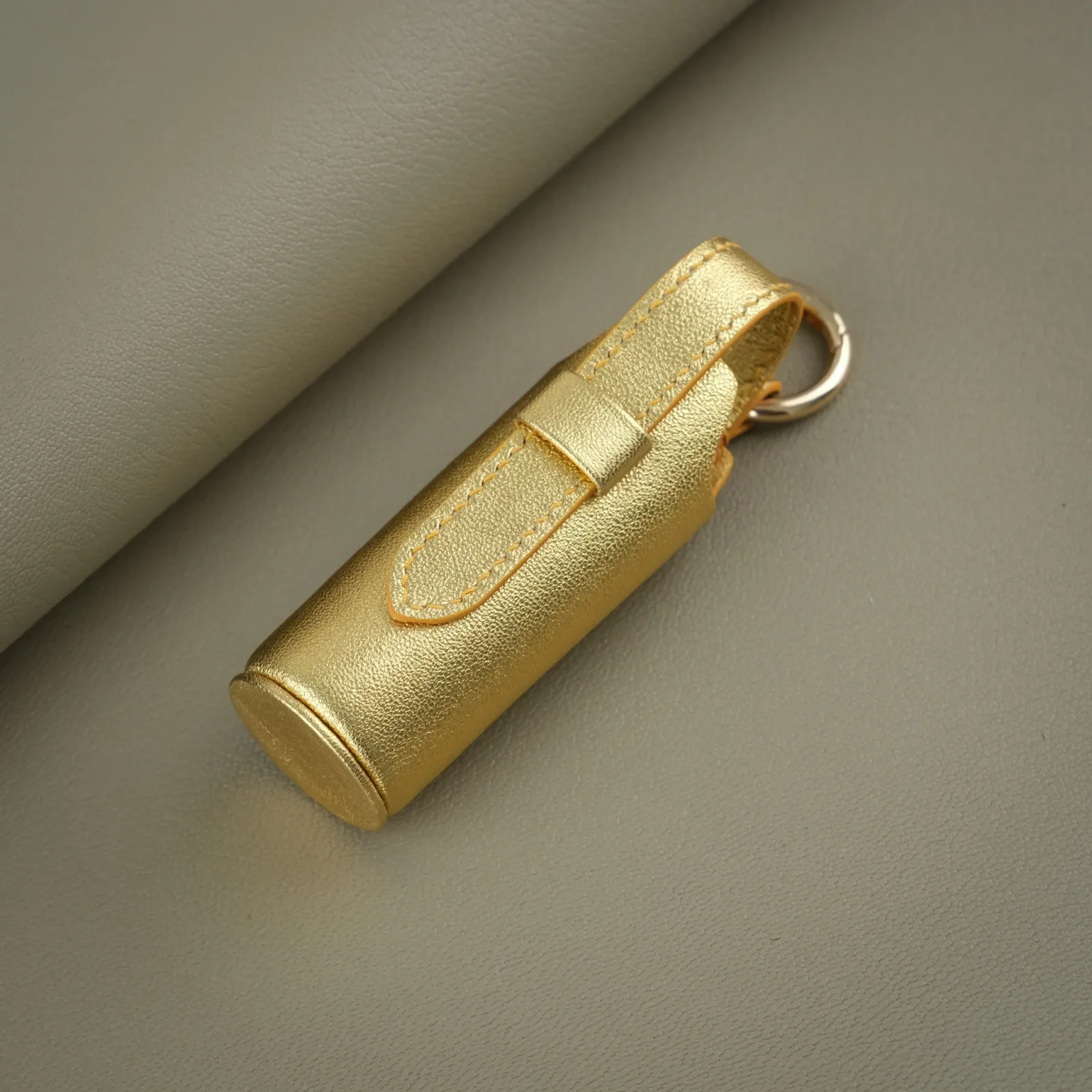 Ảnh Studio charm son - KOI Leather