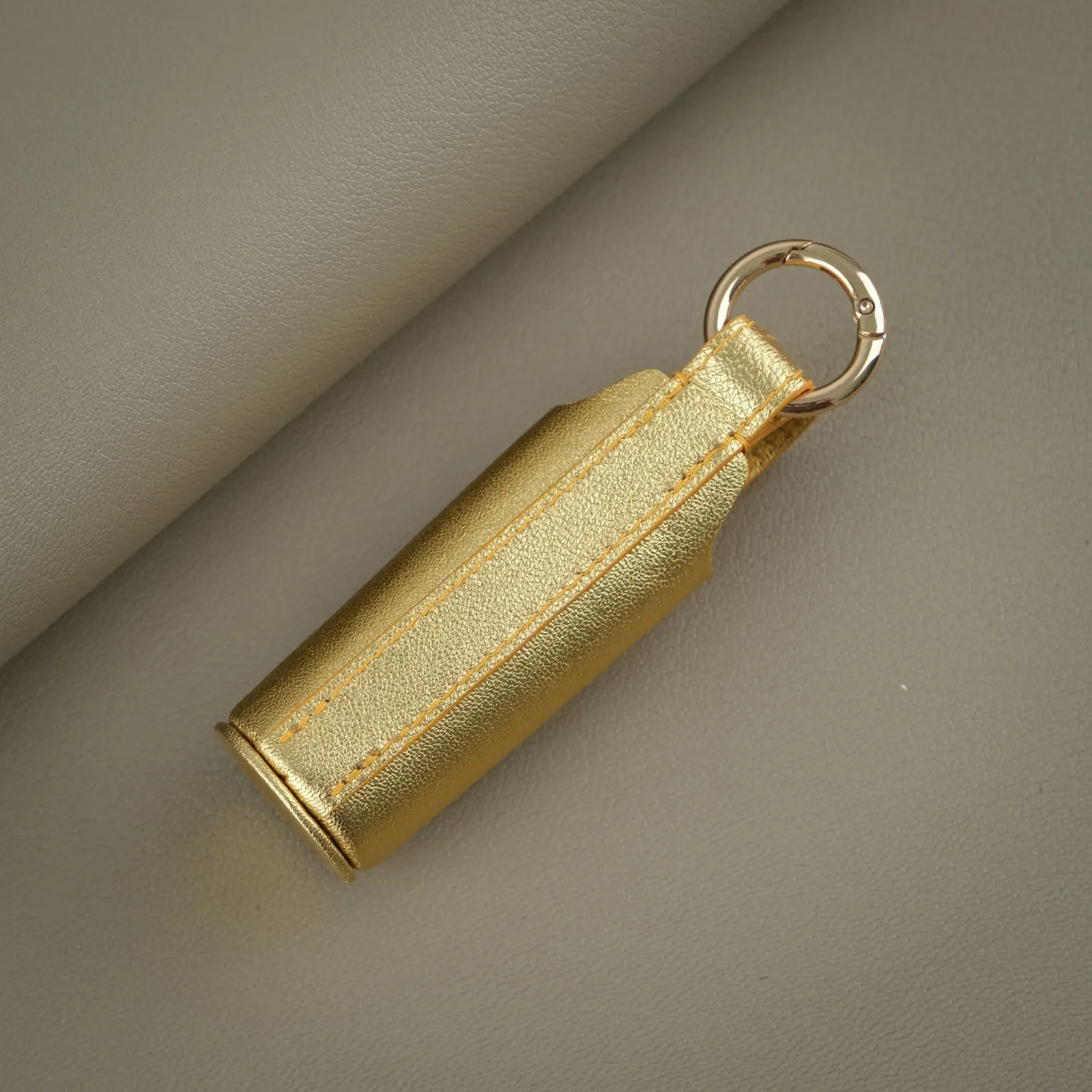 Ảnh Studio charm son - KOI Leather