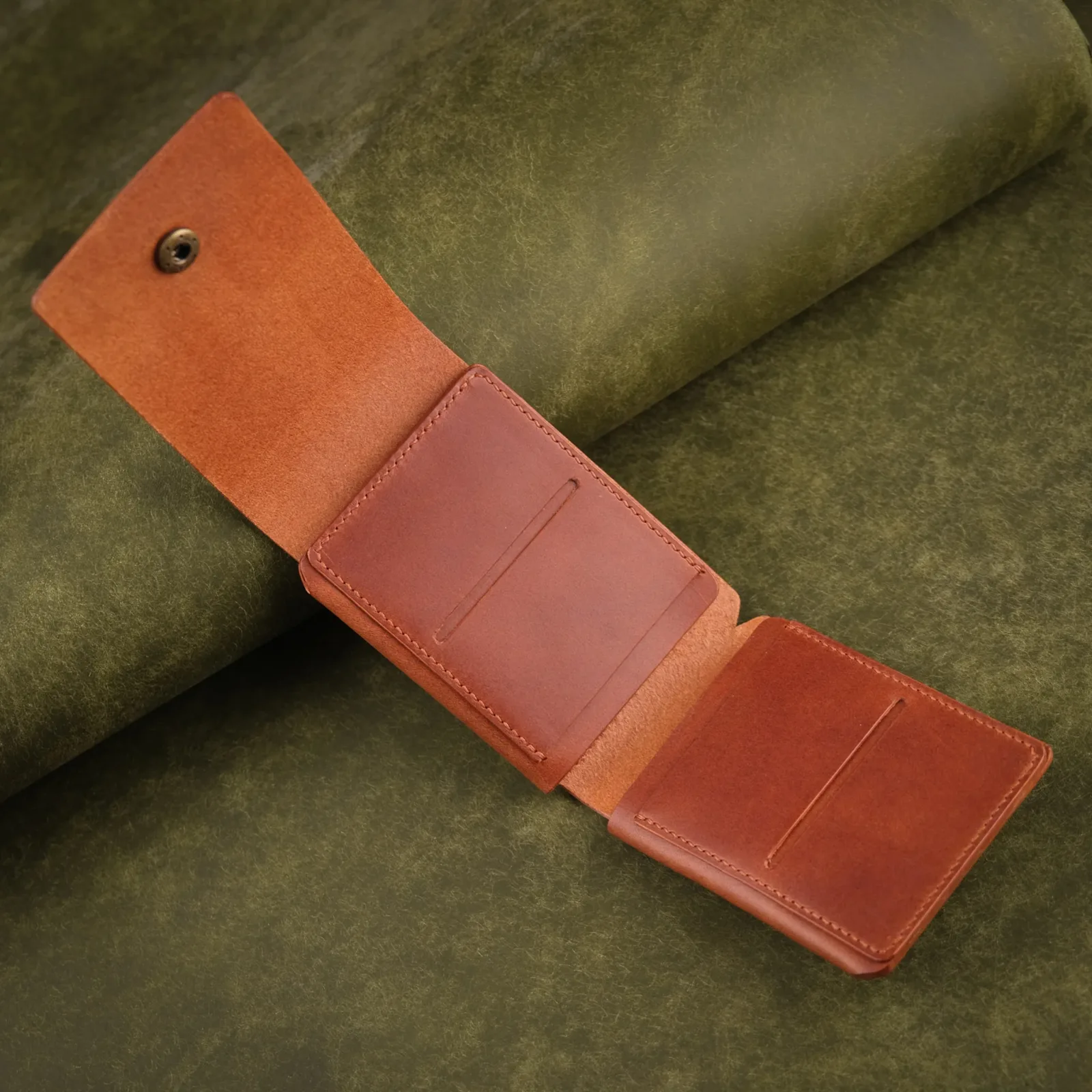 Ảnh Studio Ví gập 3 Butero - KOI Leather