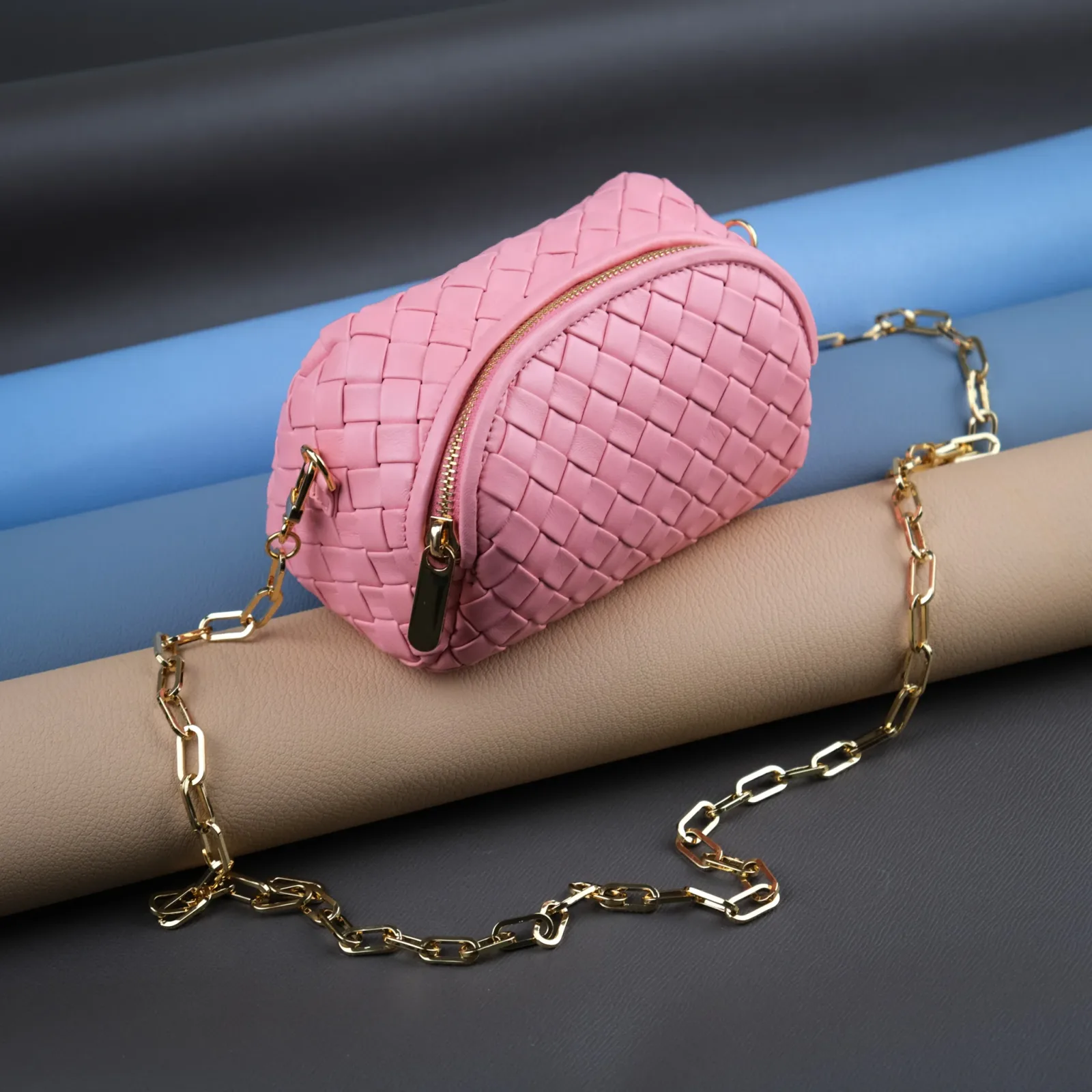 Ảnh Studio Túi Chub pink - KOI Leather