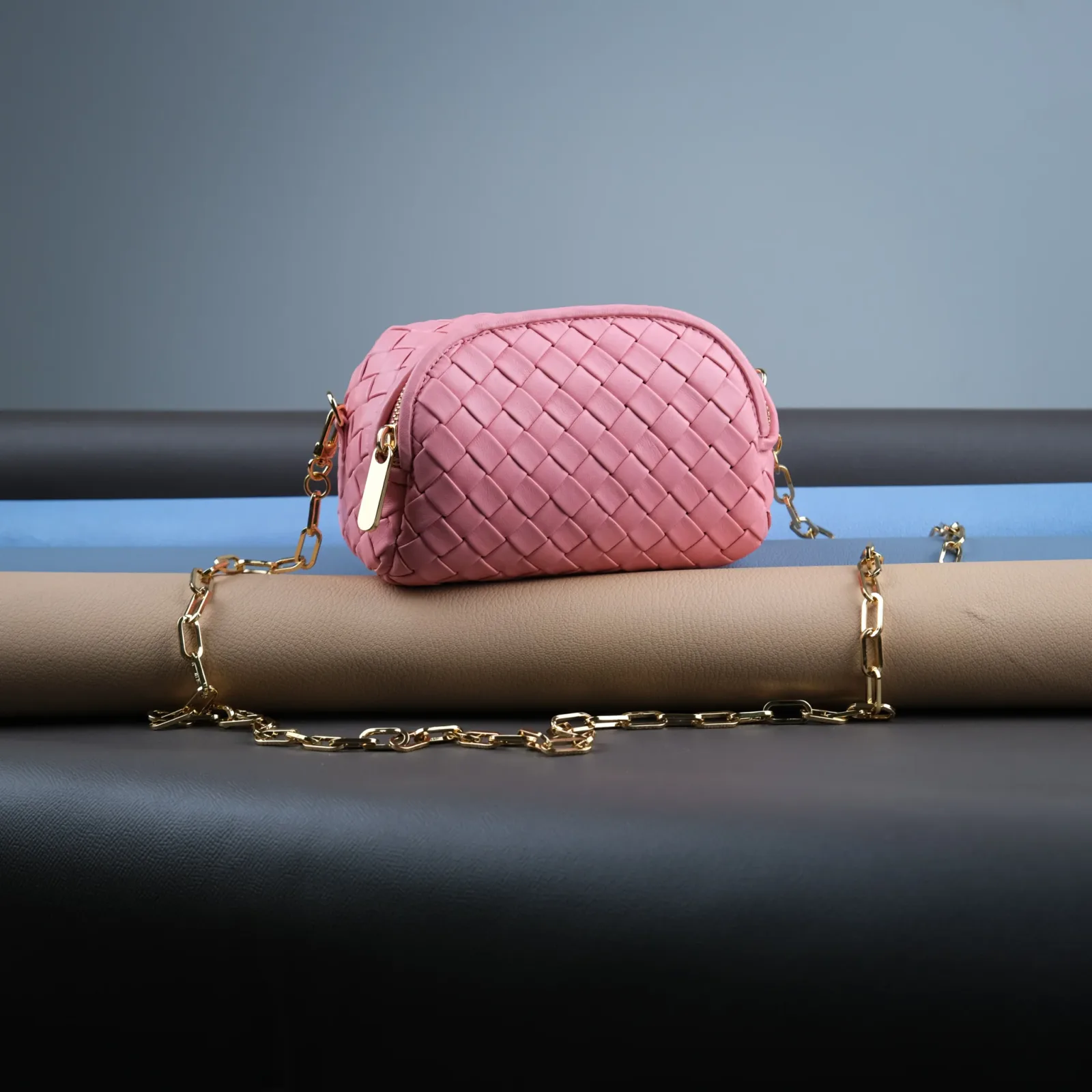 Ảnh Studio Túi Chub pink - KOI Leather