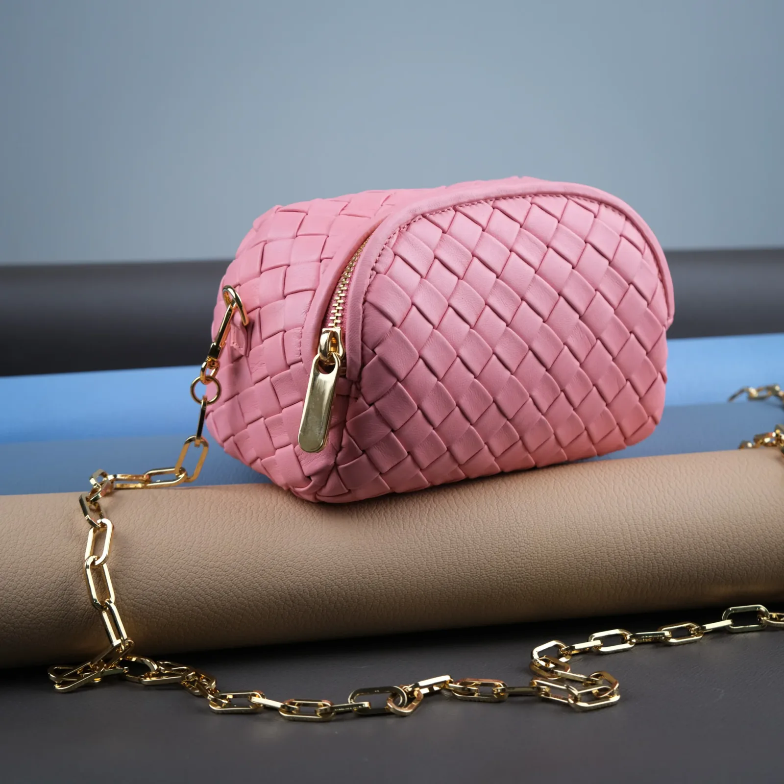 Ảnh Studio Túi Chub pink - KOI Leather