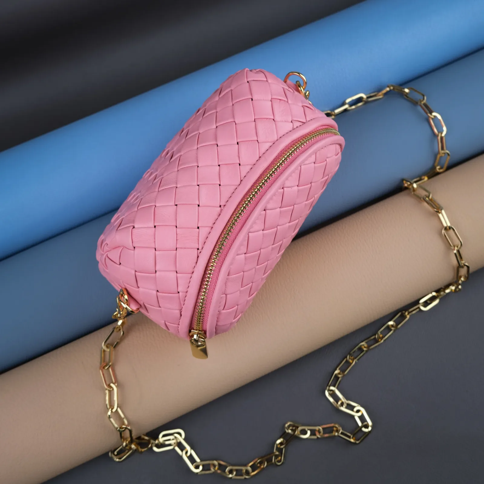 Ảnh Studio Túi Chub pink - KOI Leather